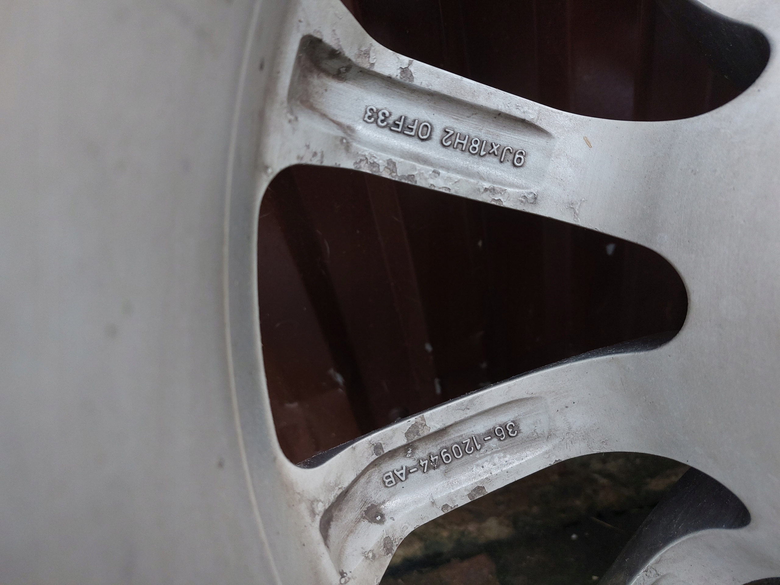 disk záď ASTON MARTIN VANTAGE DB9 18 CALI 36-120944-AB