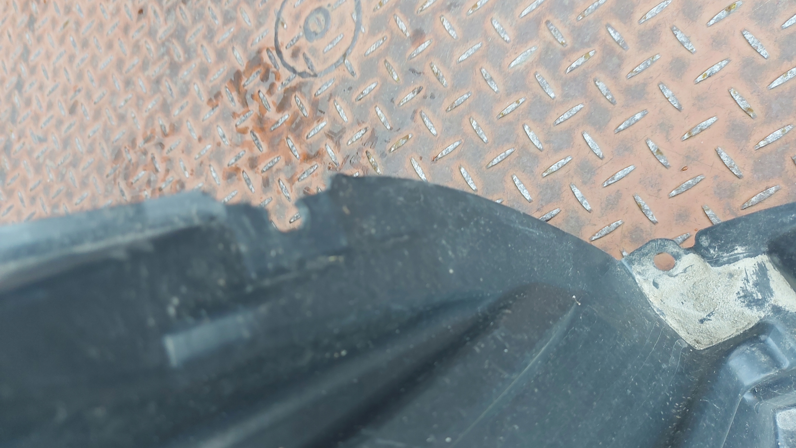 mudguard left front TOYOTA YARIS CROSS 21