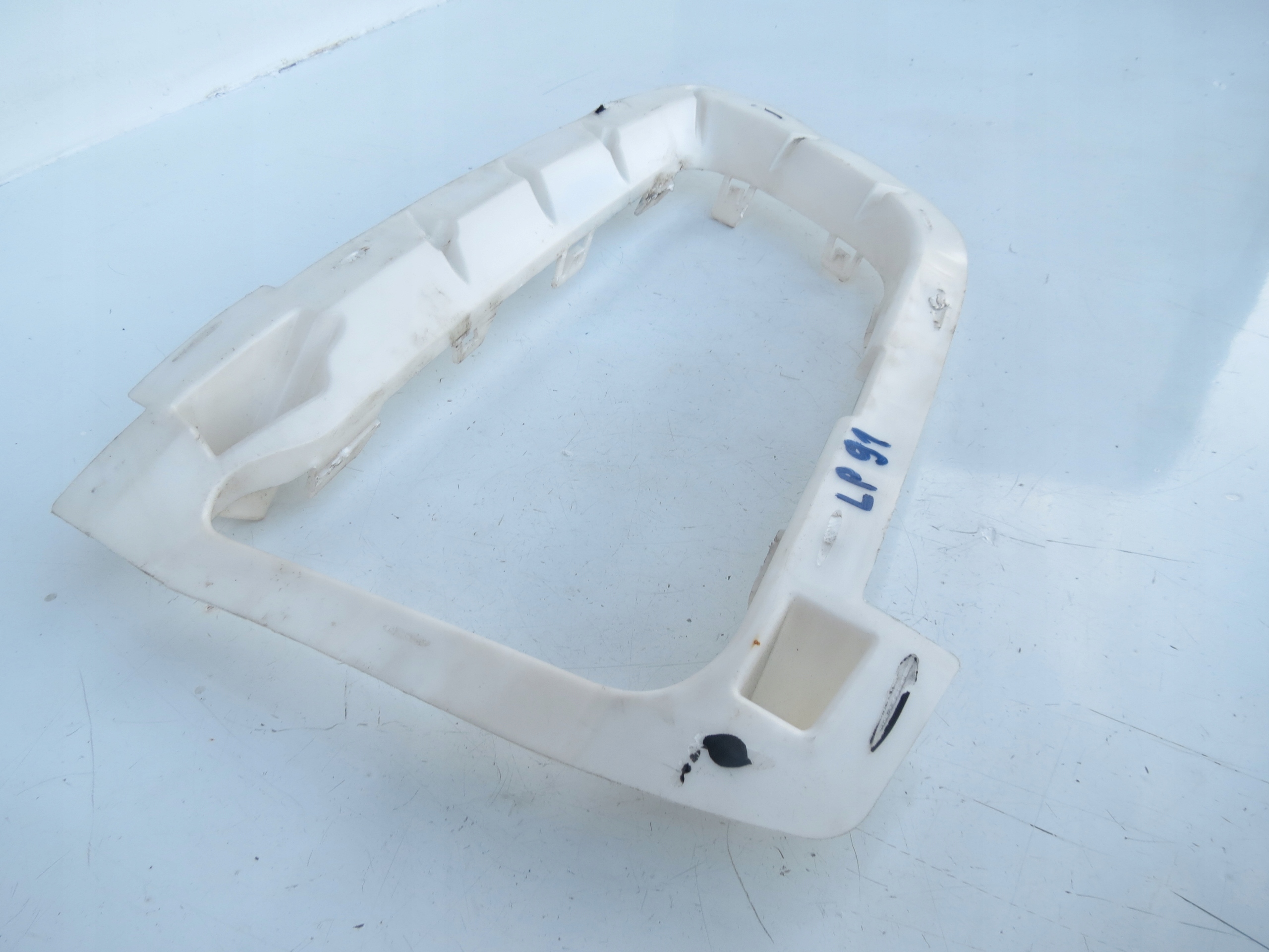 support holder frame of a bumper left front front CHEVROLET CAMARO 17-23