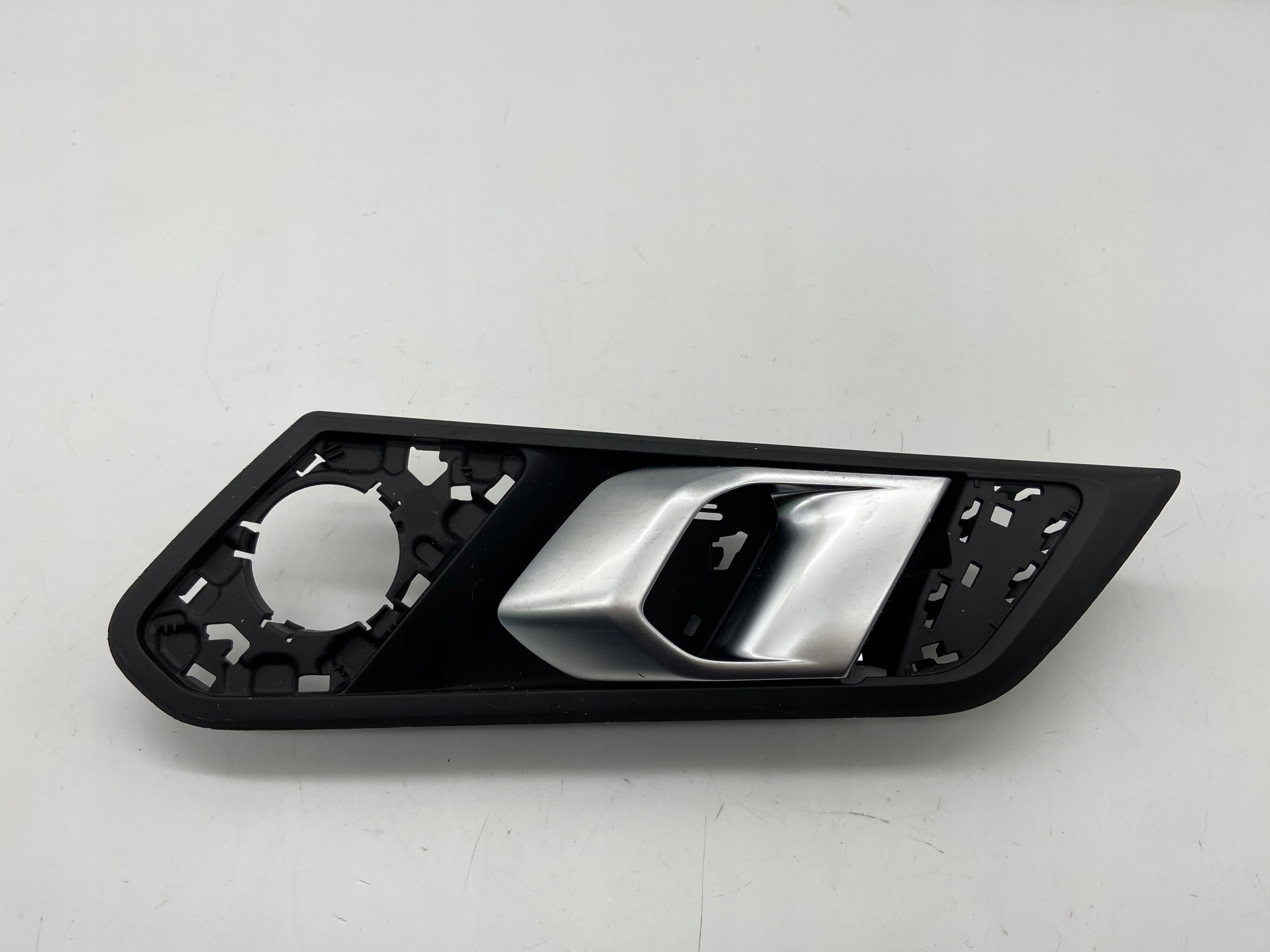 51226997783 - Новая ручка двери орг зд л BMW G05 G06 G07