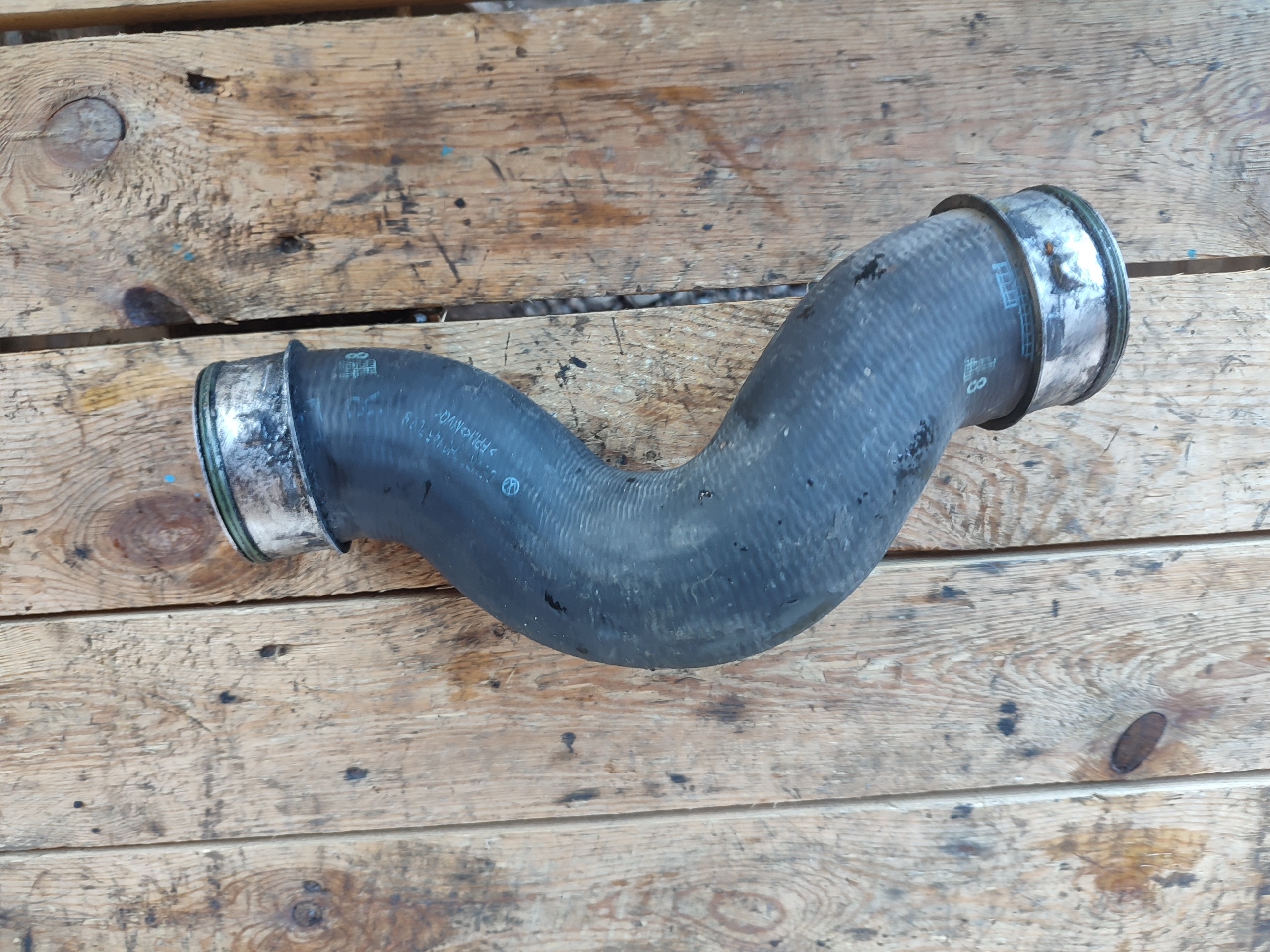 cső, csővezeték intercooler VW TRANSPORTER T5 MULTIVAN 7H0145709B