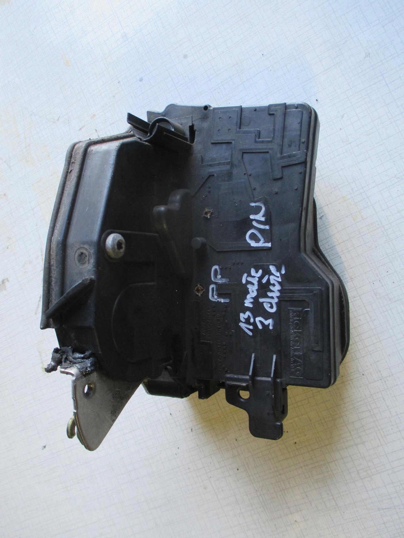 BMW E65 01-05 ZAMEK Z DRZWI PRAWY PRZÓD 7012142