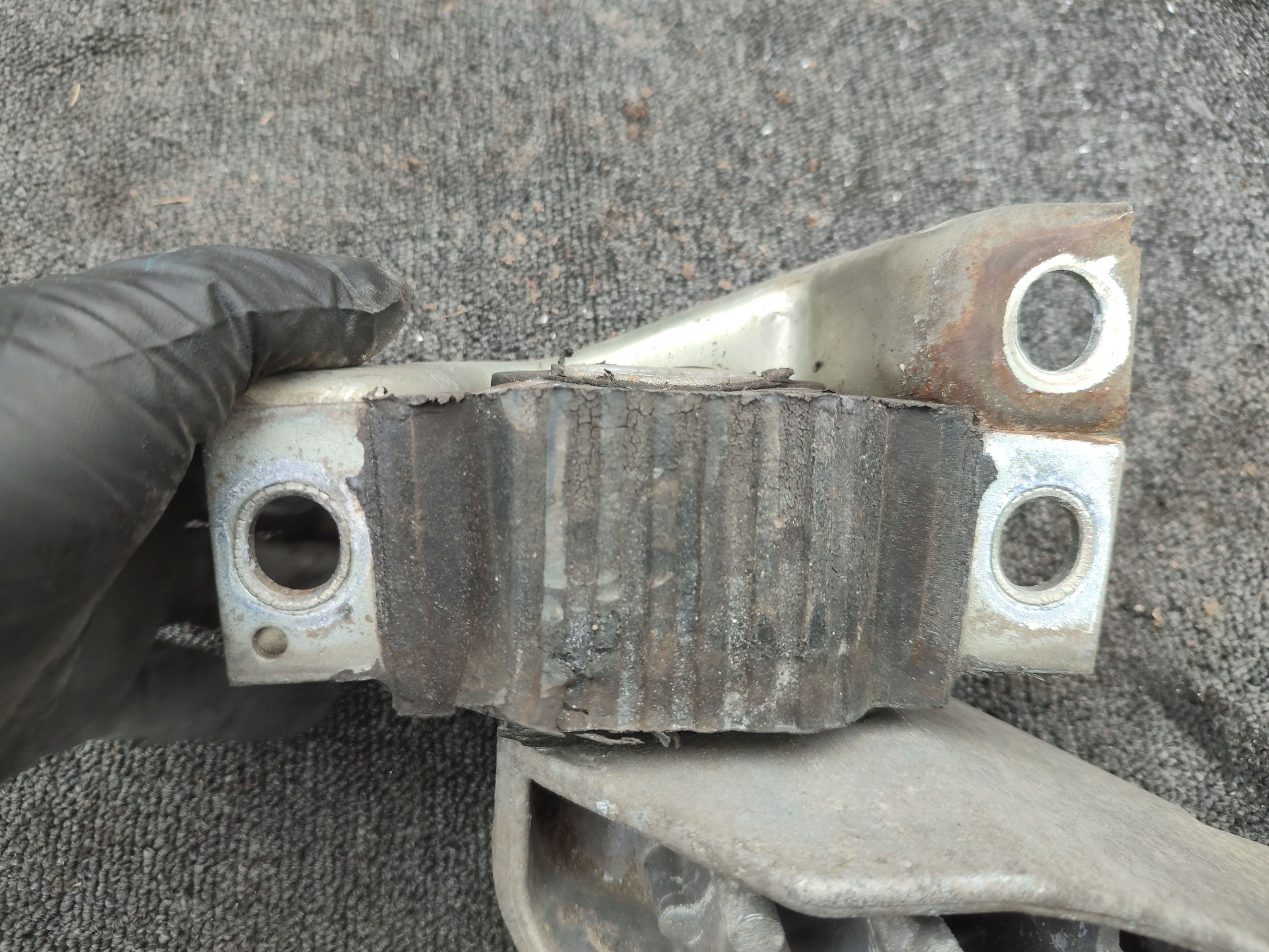 holder engine mount Citroen Jumper Boxer III Ducato 2.2 HDI 367173080