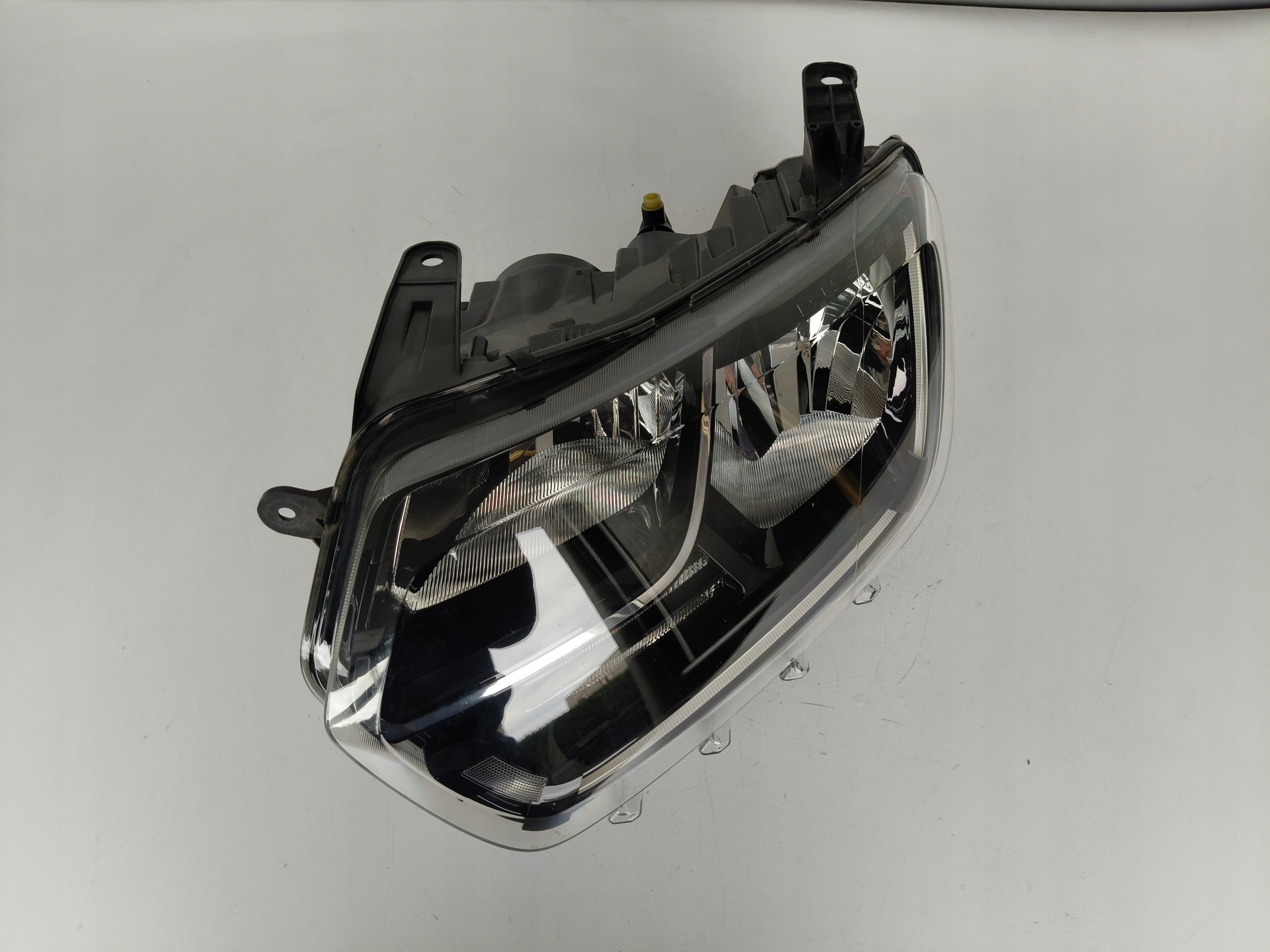 light left REFLEKTOR DACIA DUSTER II 17- LED