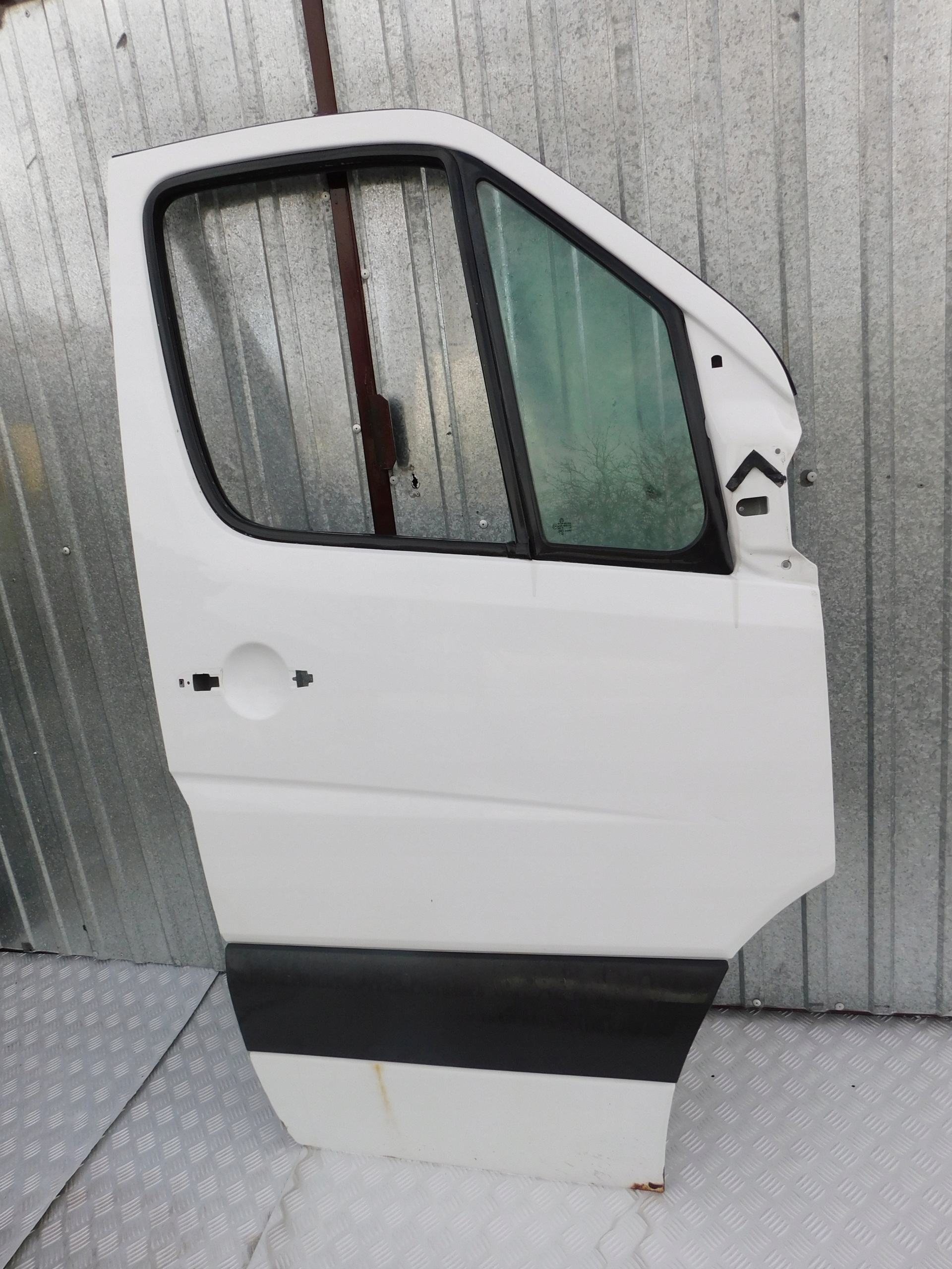 Mercedes Sprinter 906 VW Crafter dveře pravé spolujezdce předek pěkný