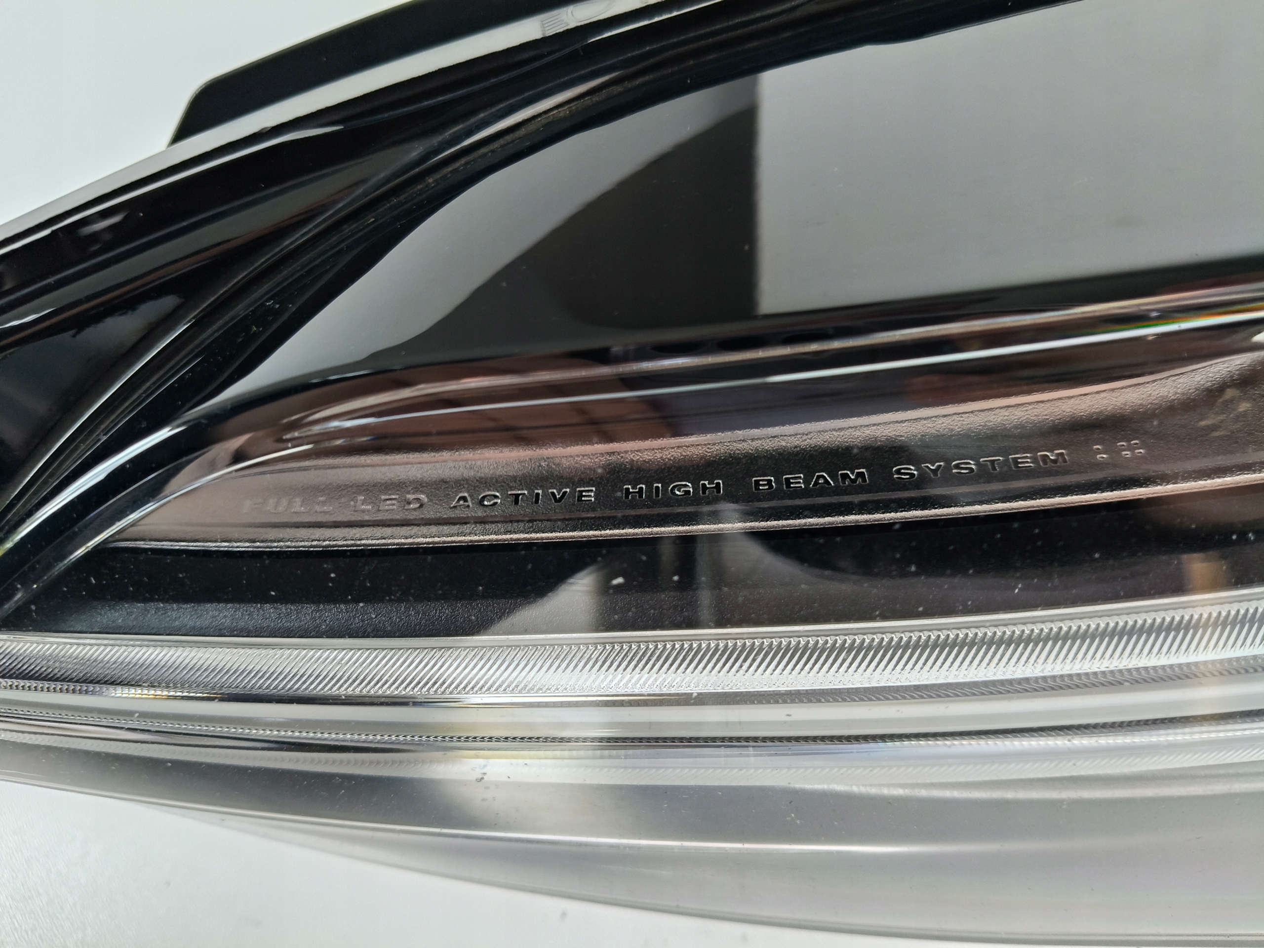 light left REFLEKTOR VOLVO V60 II S60 III 18- FULL LED ACTIVE HIGH BEAM