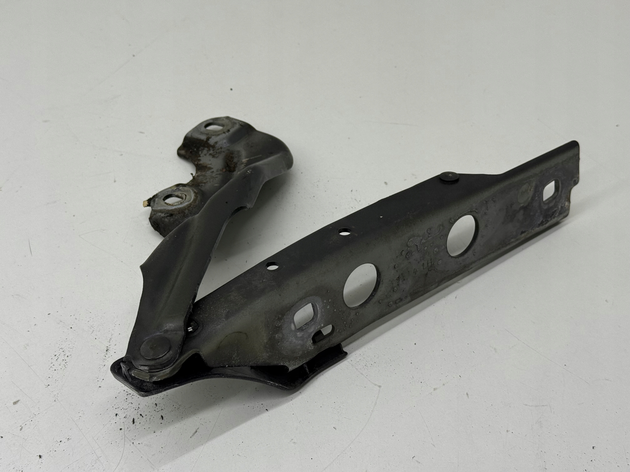 AUDI A7 A6 C7 hinge bonnets pokrywy of the engine colour LZ7S left original