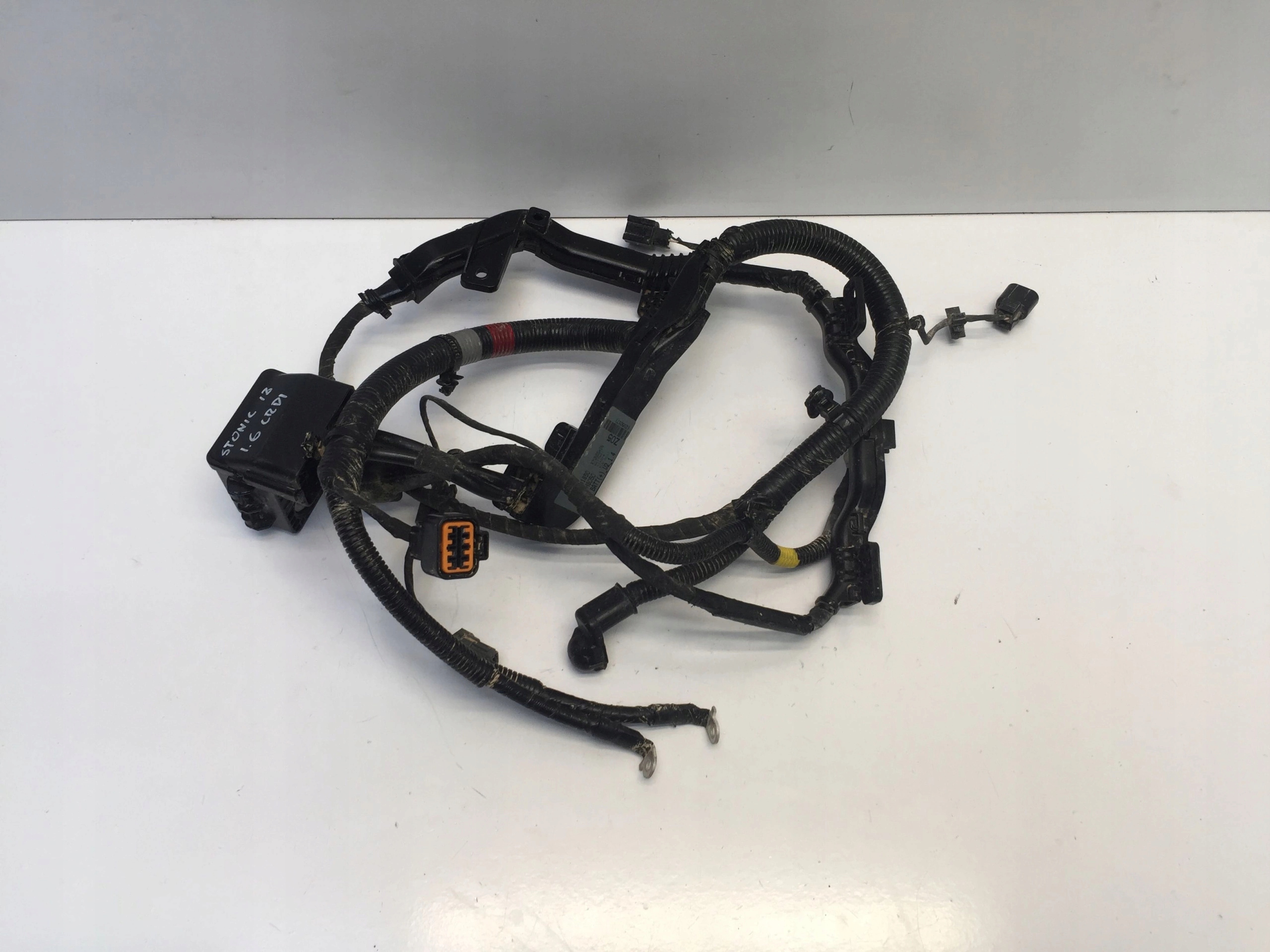 KIA STONIC 1 6CRDI 2019 WIAZKA AKUMULATORA KLEMA