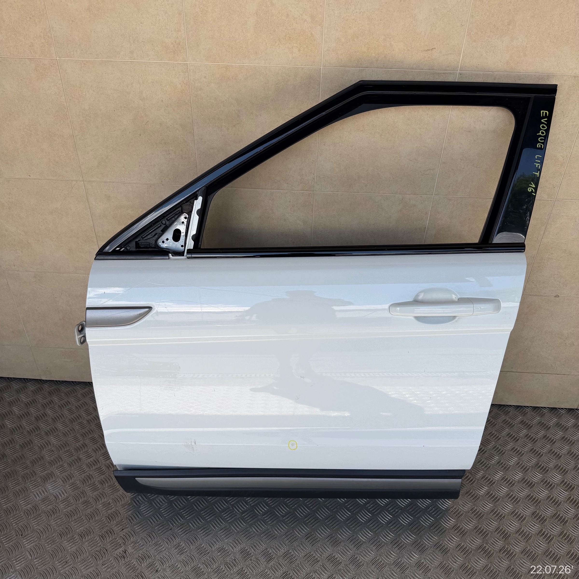 door complete front left LAND ROVER EVOQUE LIFT 2016 ROK does not have windows
