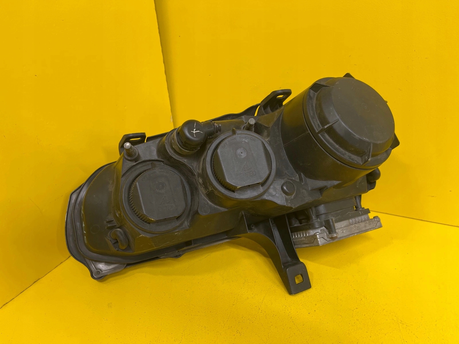 light right Alfa Romeo 159 Xenon 42830748