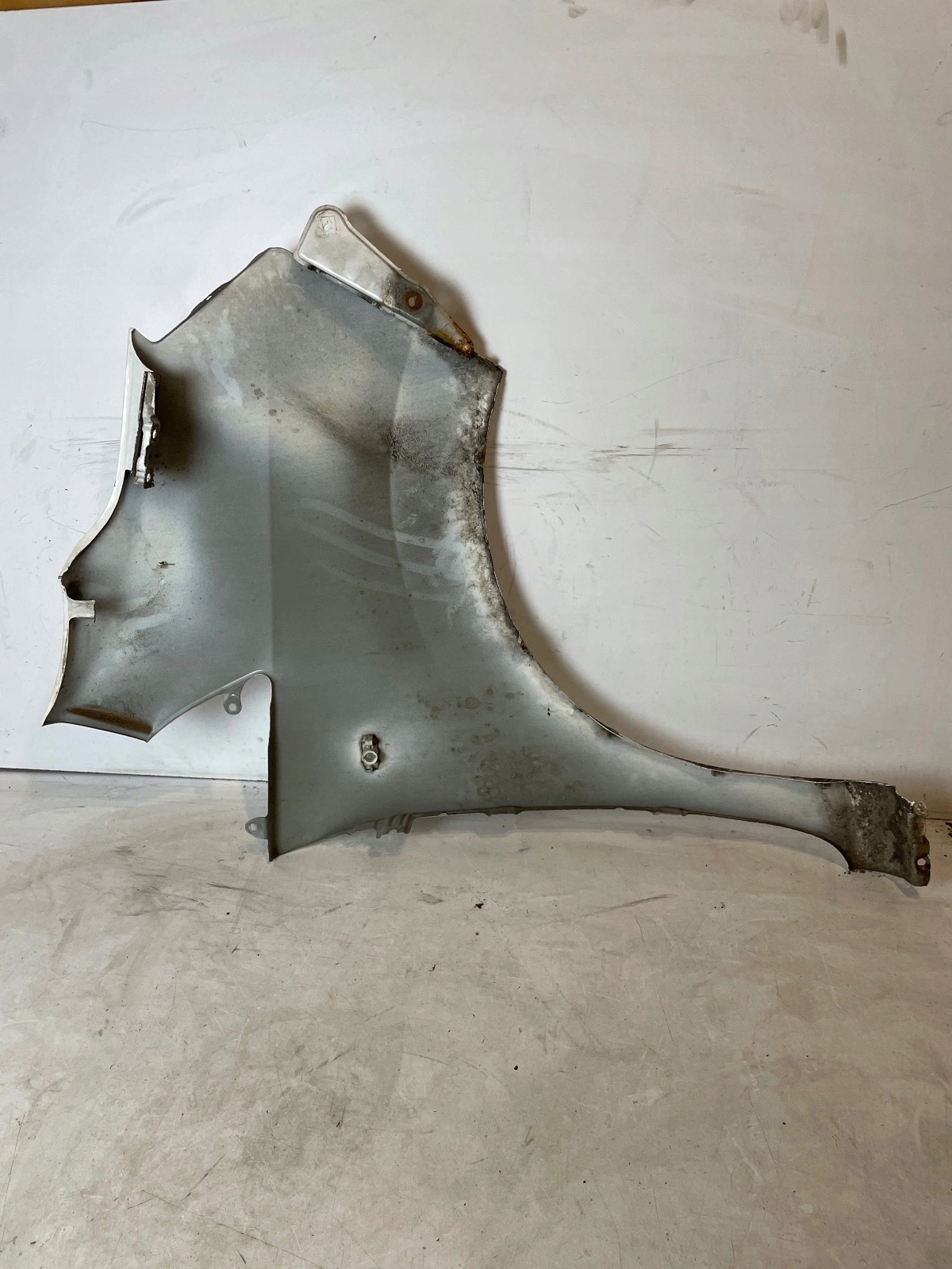 fender front front left Nissan NV200