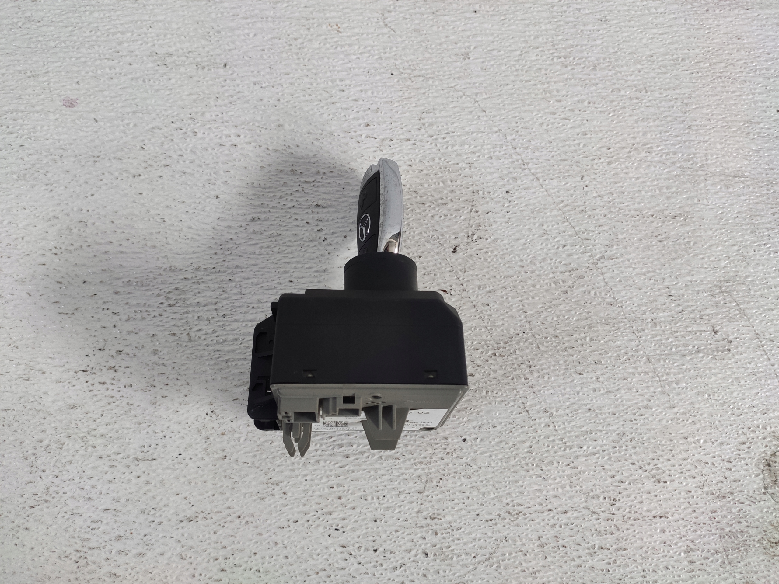 A2469054702 - MERCEDES W246 W176 W117 ключ запалювання