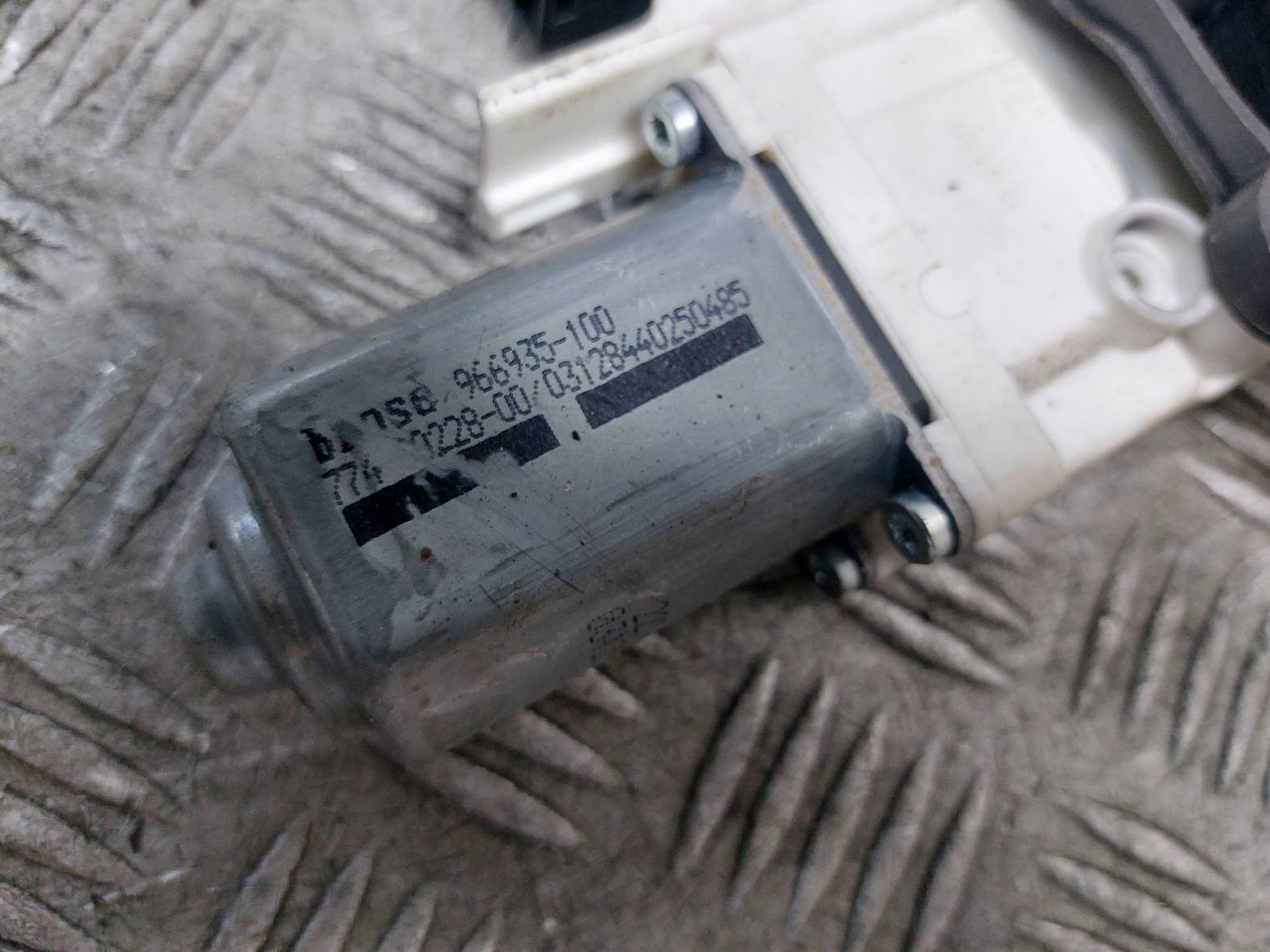 mechanism windows electrical left front AUDI Q5 8R 8K0959801