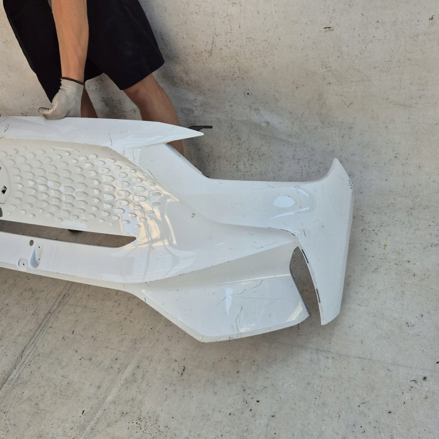 MG ZS EV LIFT 21- bumper front front PDC