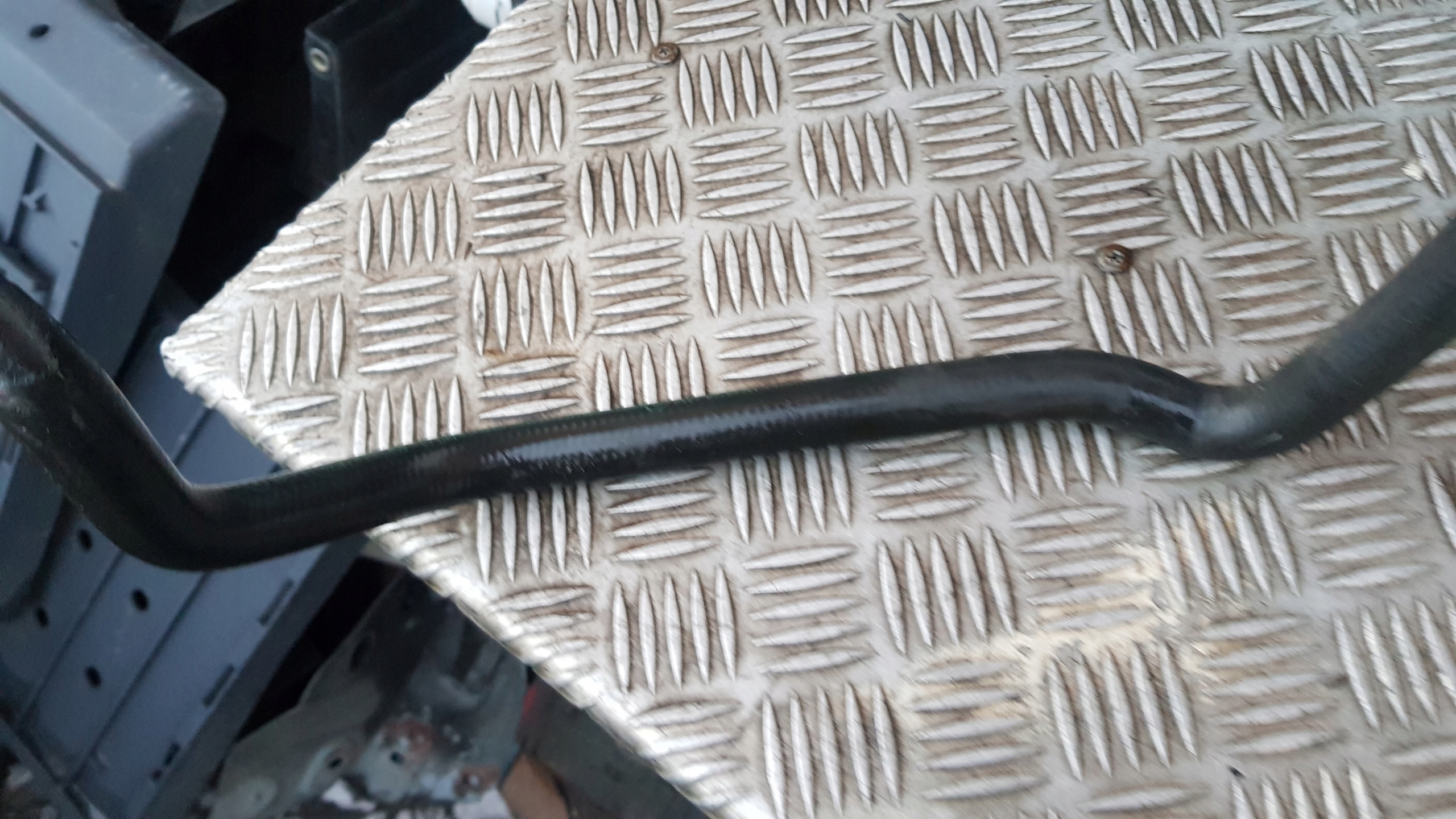 BMW E39 8378952 hadice trouba vody