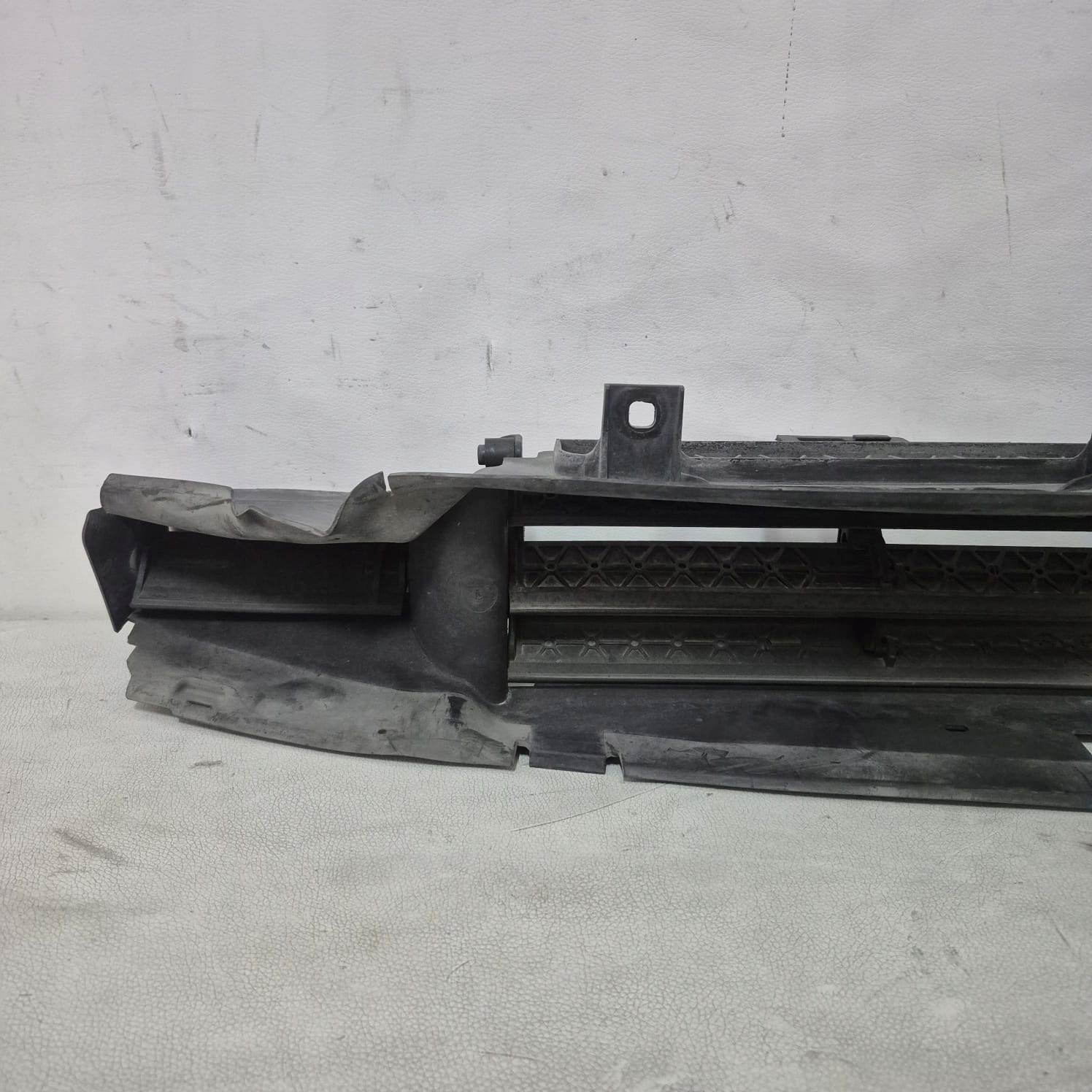 BMW 7 G11 G12 15- intake KIERWONICA air blinds