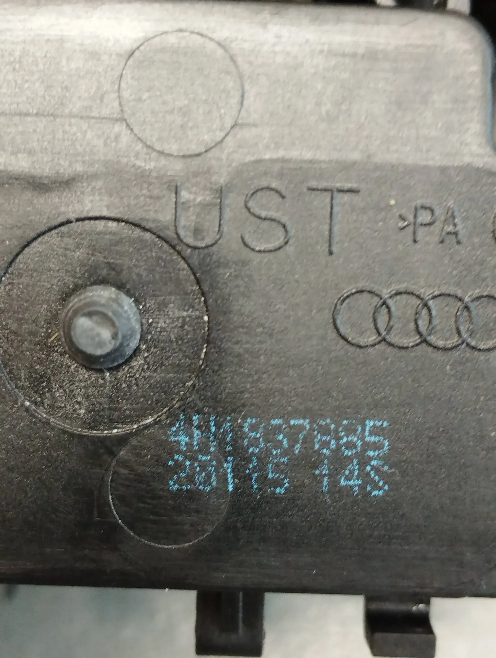 Audi A6 C7 4G handle left front LZ1U KESSY LED CHROM