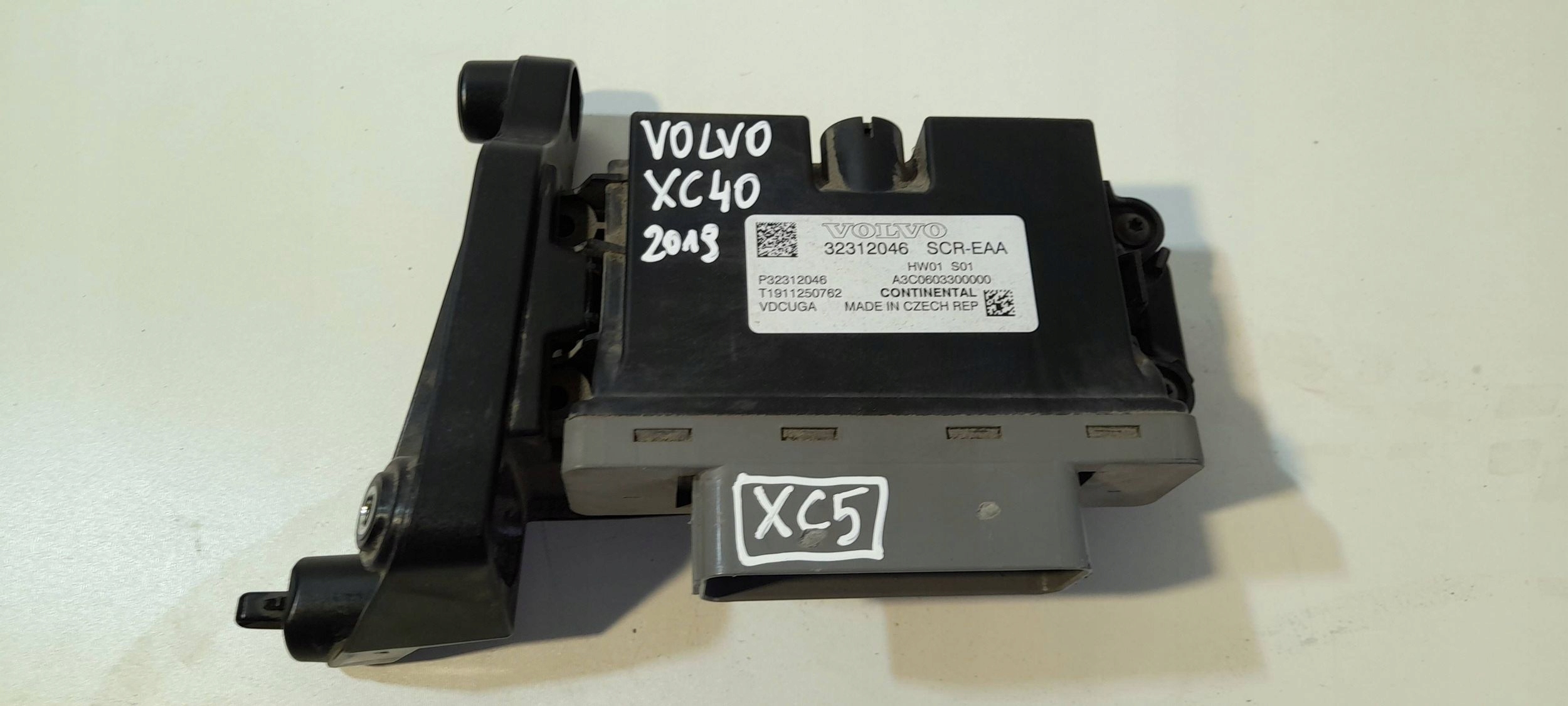 Volvo XC40 modul Bedienteil AdBlue 32312046 (XC5)