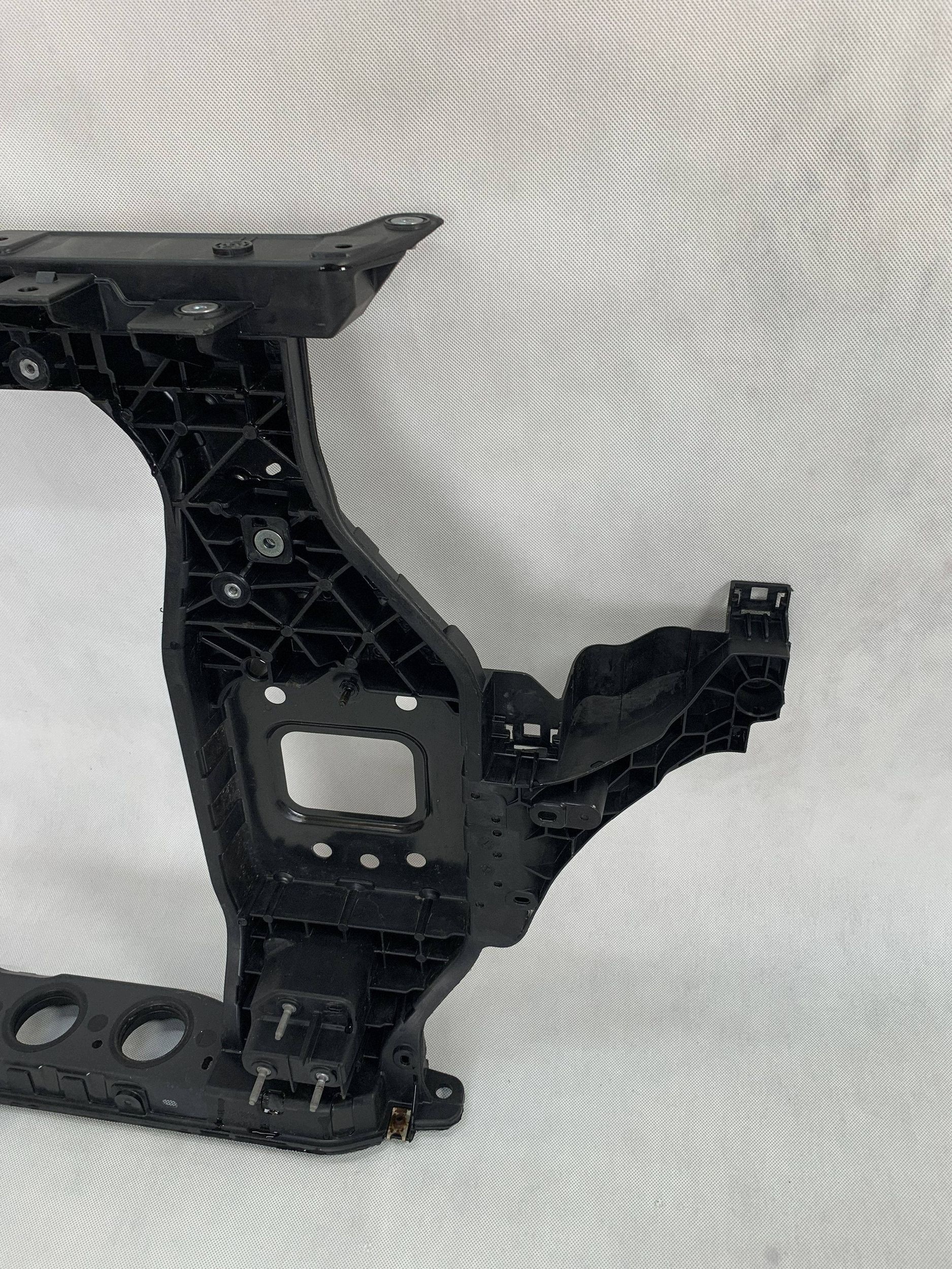 support panel for radiators pillar KIA Sportage 5 V NQ5 21r 64101-R2000 09.26
