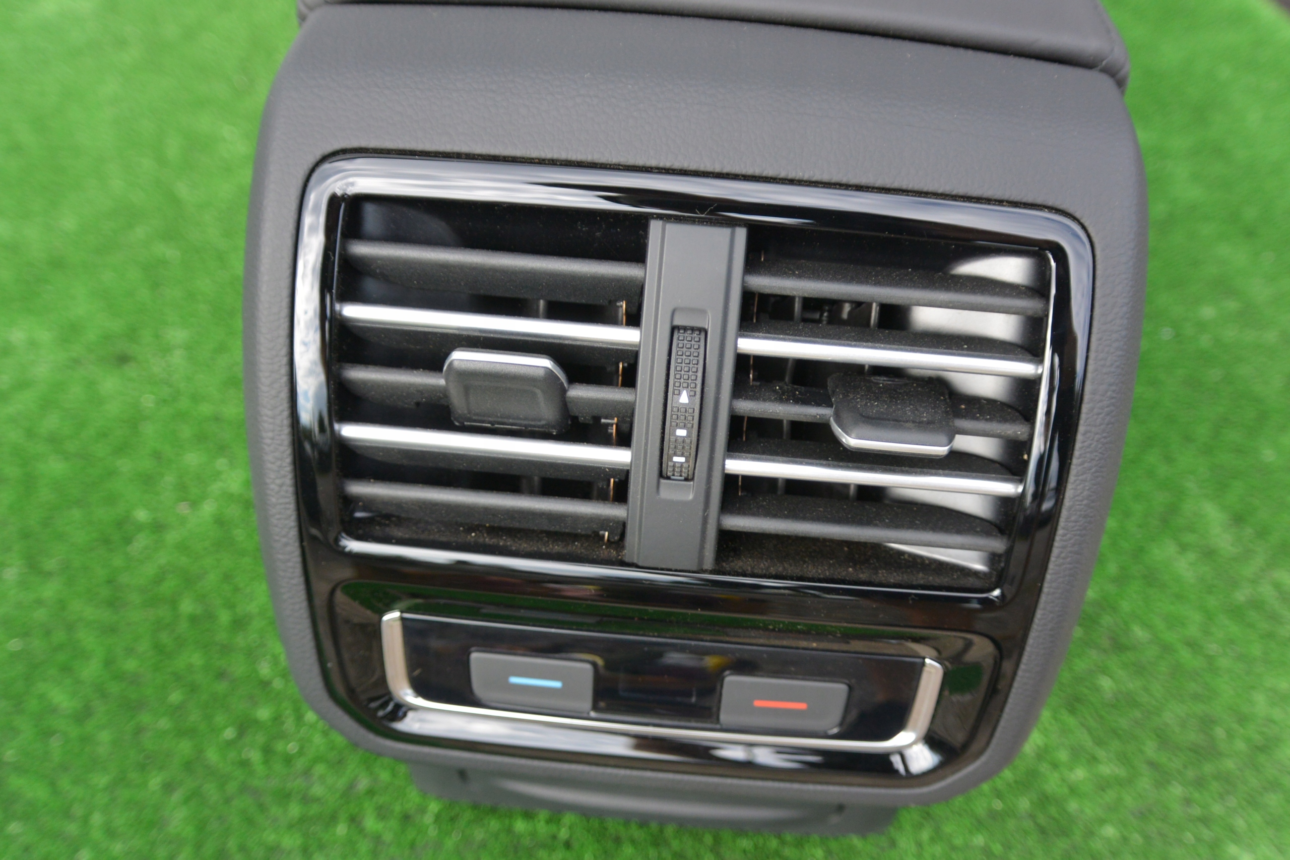 TUNEL central armrest grid air conditioning devices black VW ARTEON PASSAT B8 leather
