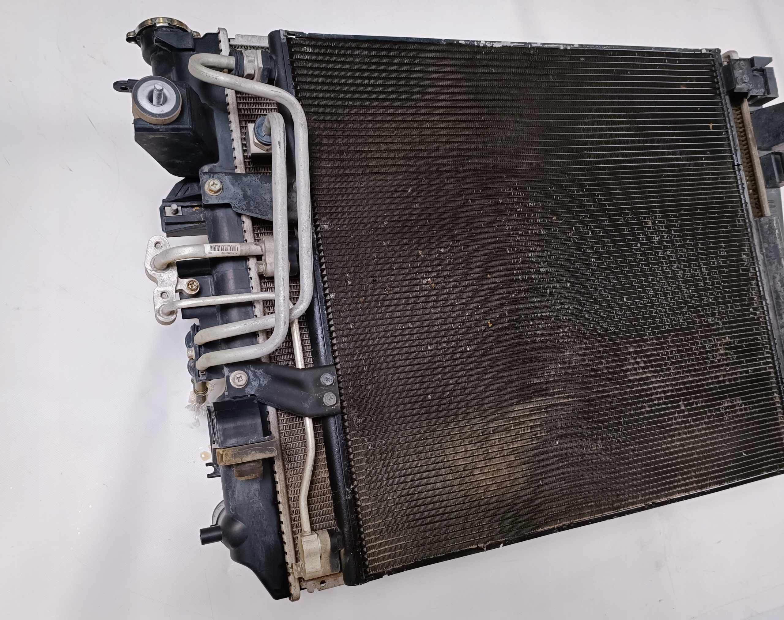 radiator radiator komplet Dodge RAM 1500 5.7 2013