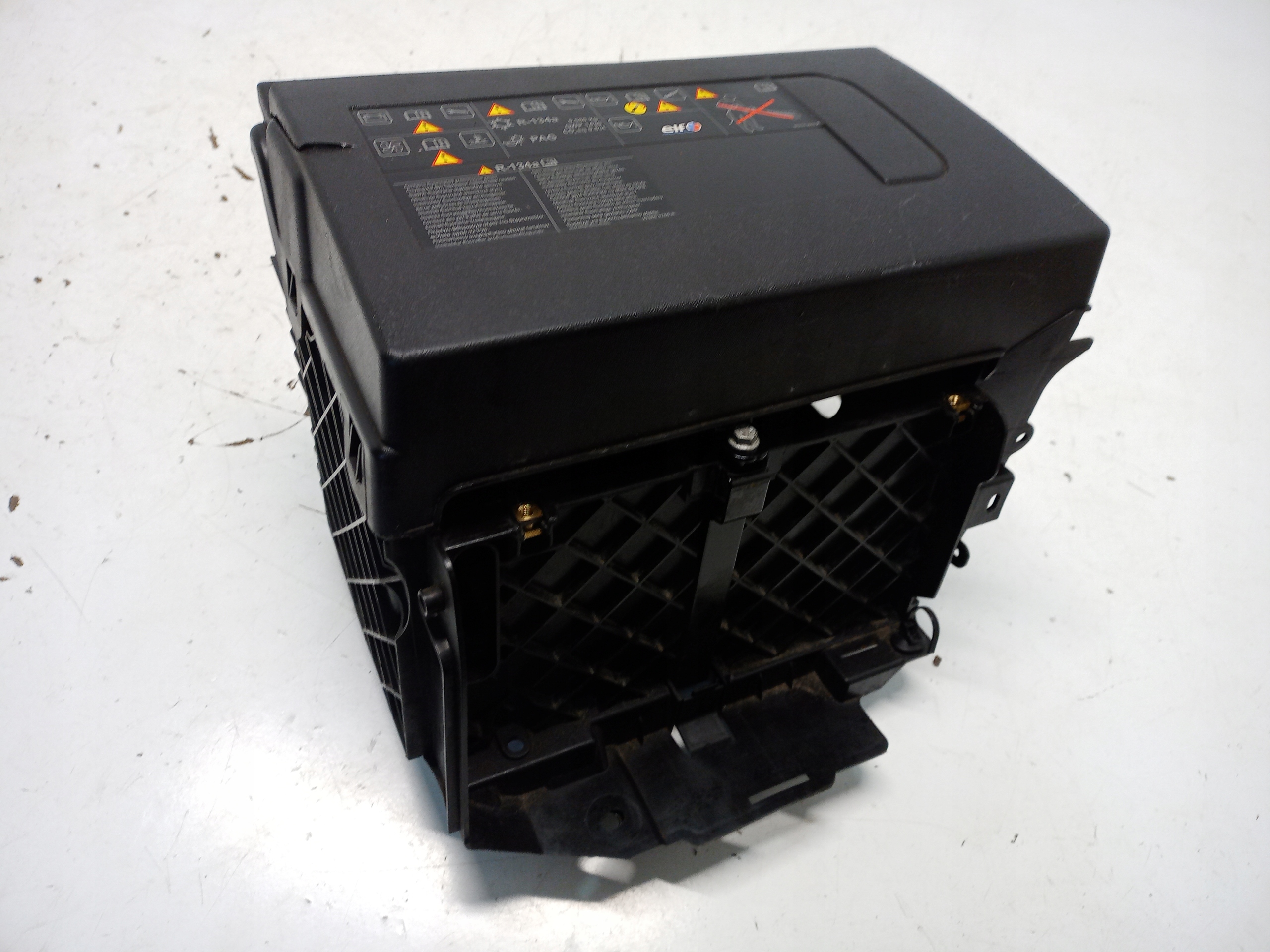 PODSTAWA AKUMULATORA TRAFIC III VIVARO B