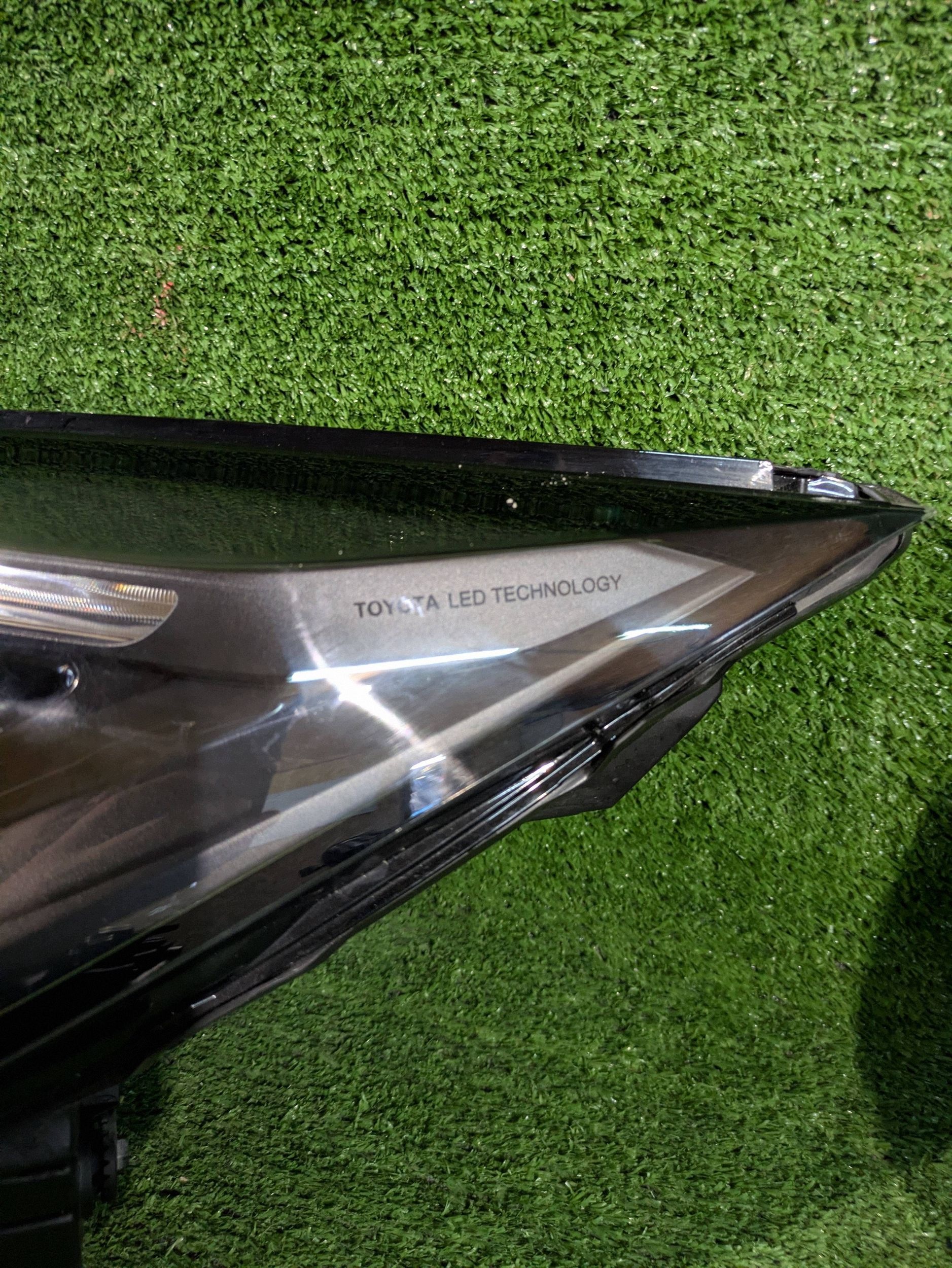 REFLEKTOR left front TOYOTA C-HR CHR II NR.R1487