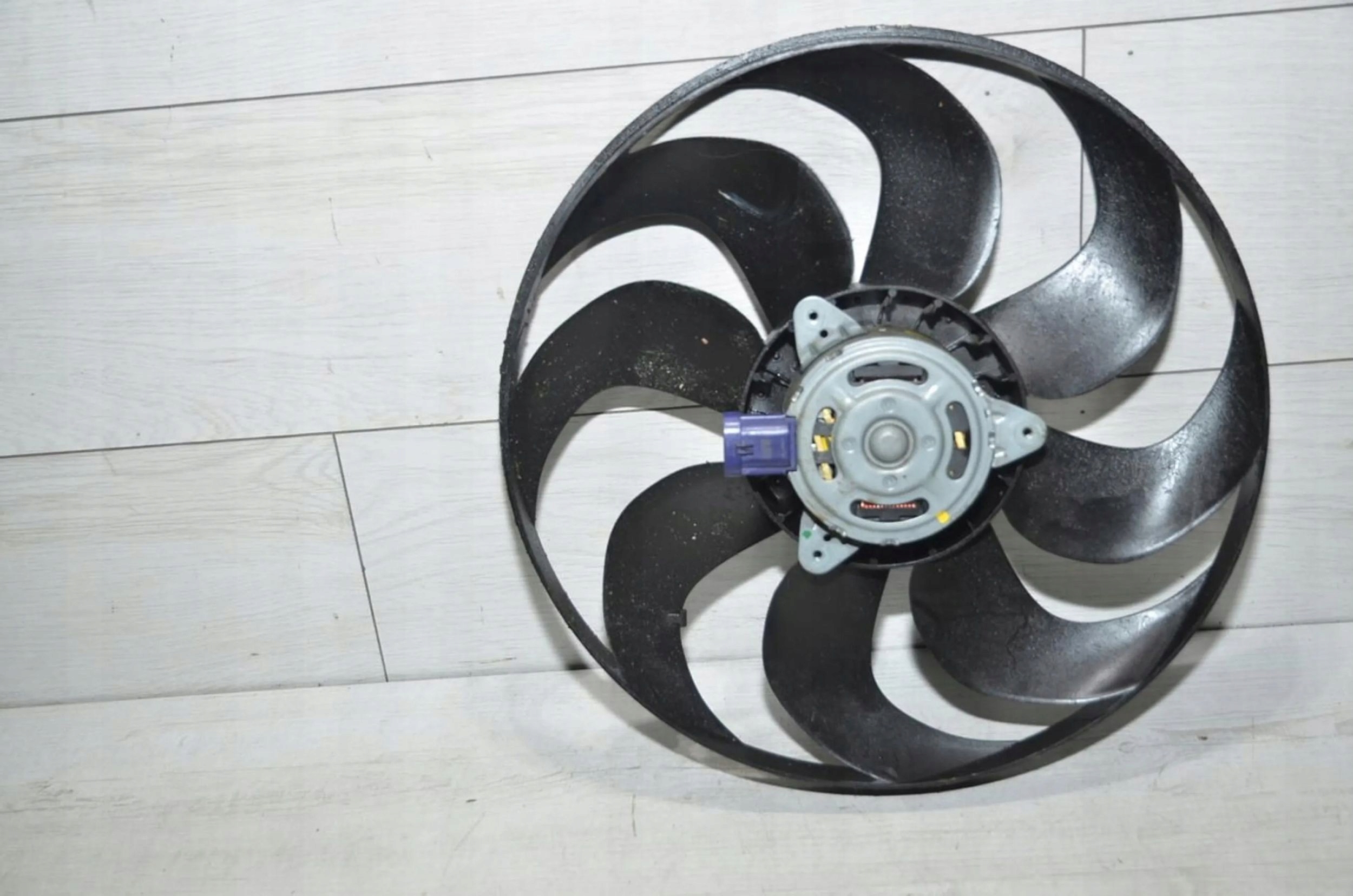 ventilátor chladiče Dacia Duster II 20r