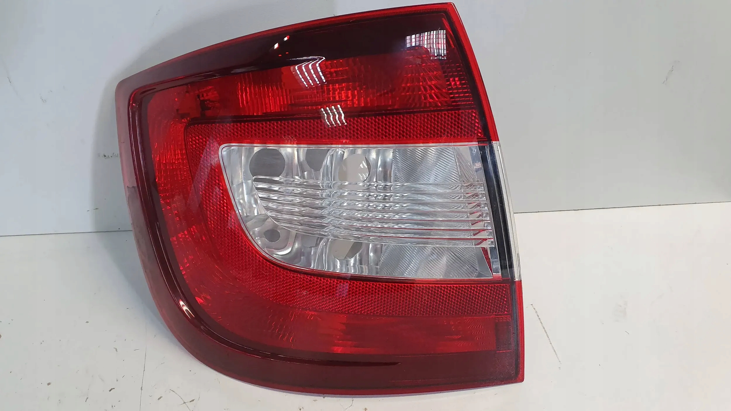 light rear part left 5JH945207 Skoda Rapid