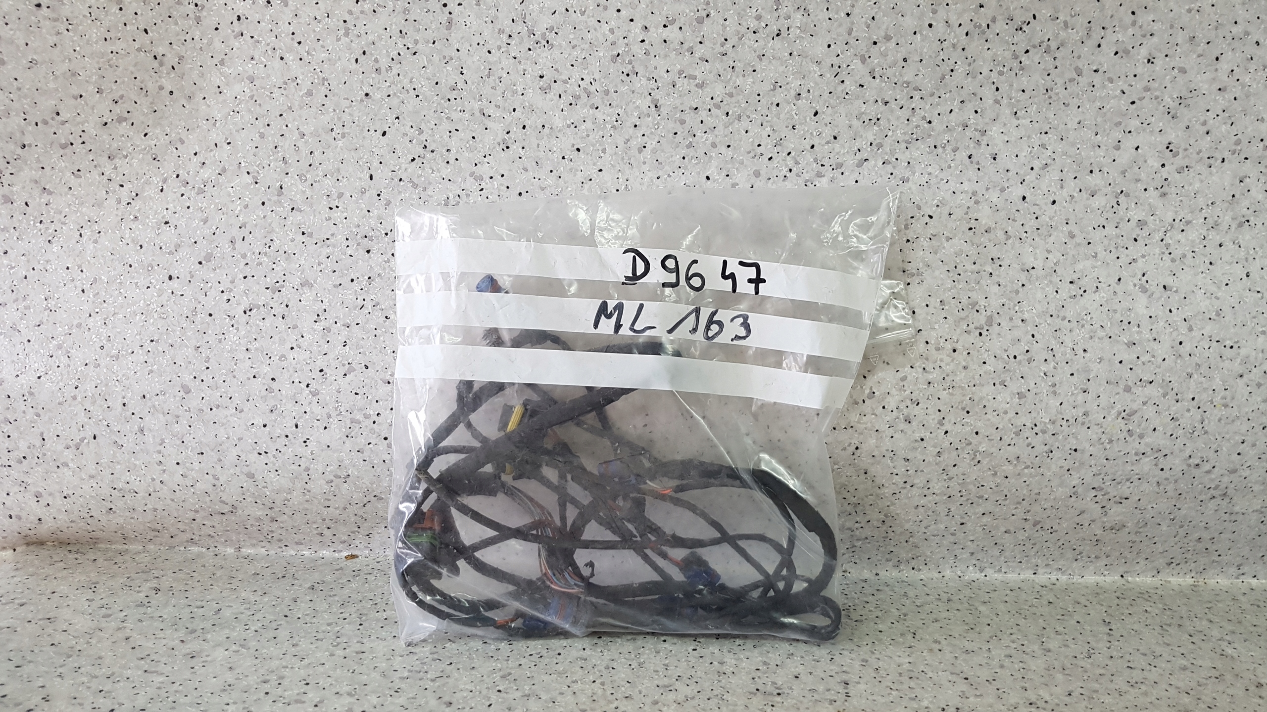 MERCEDES ML W164 bundle of the parking PDC front 9647