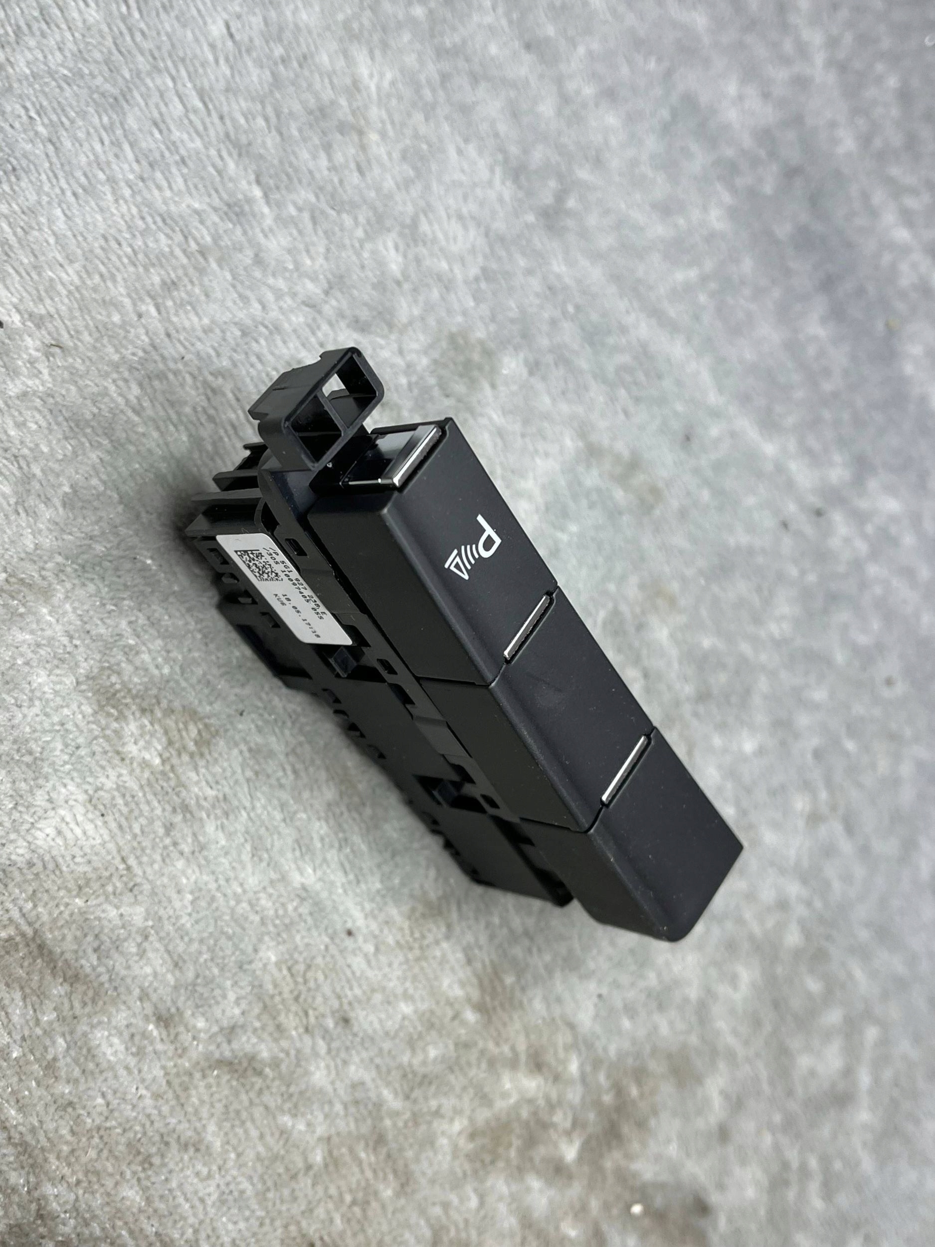 5G1927238E button switch PDC VW GOLF VII 2013-2020r !J