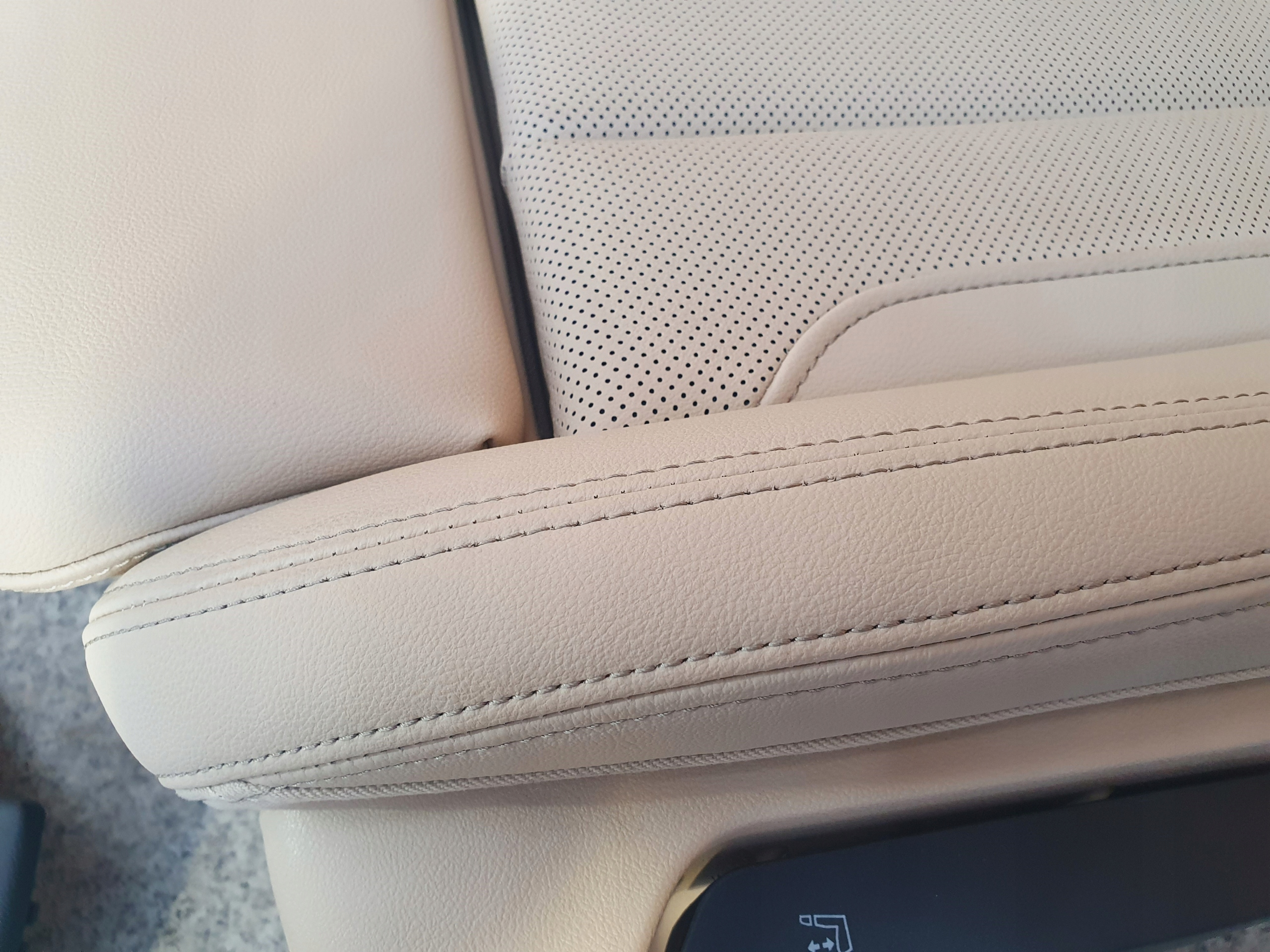 BMW G20 inner seats SPORT side leather CANBERRA BEIGE