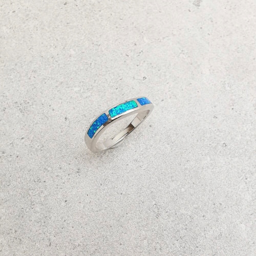 Prstýnek s modrým opálem