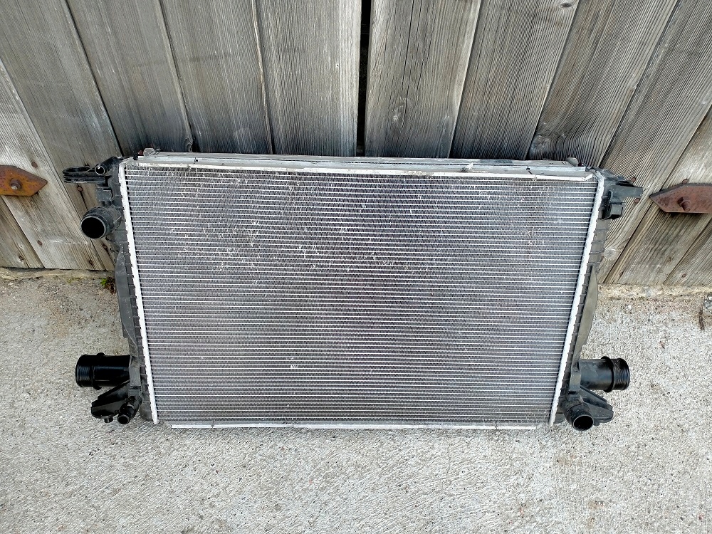 CHŁODNICA AUDI Q7 16-