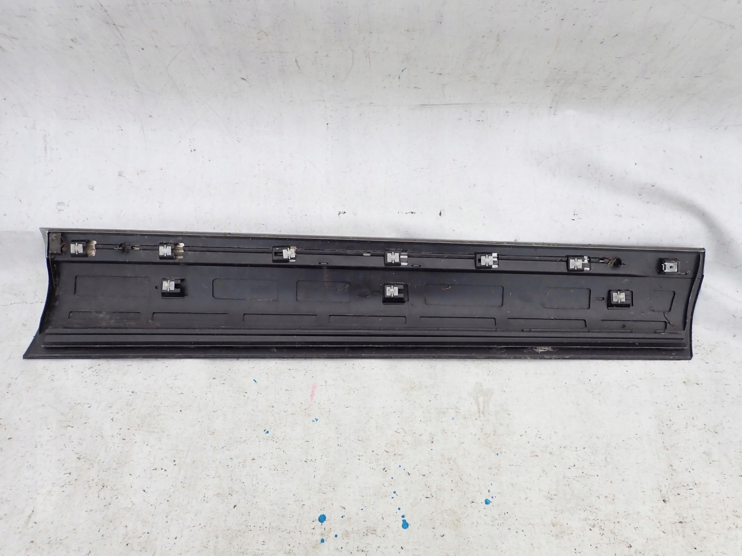 VW TOUAREG II 2 10-18 cap moulding door left front