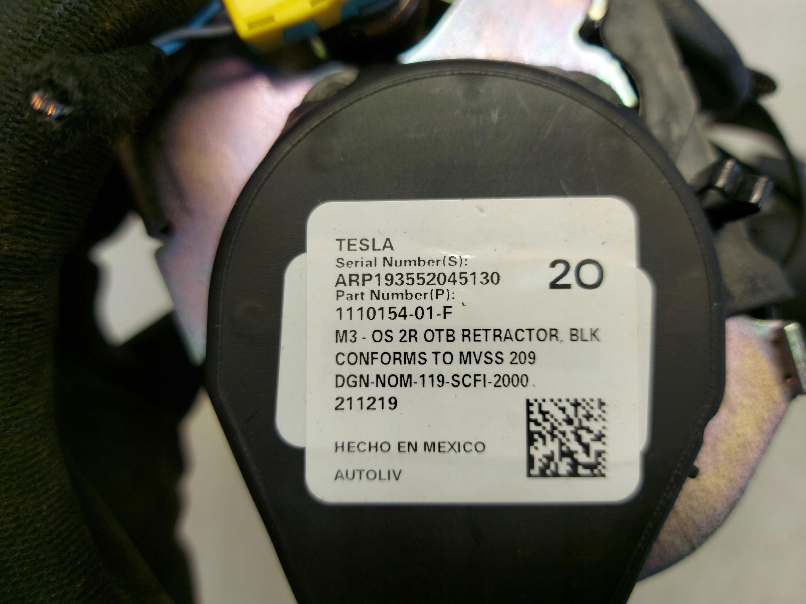 TESLA MODEL 3 Gurten Sicherheits heck rechts links