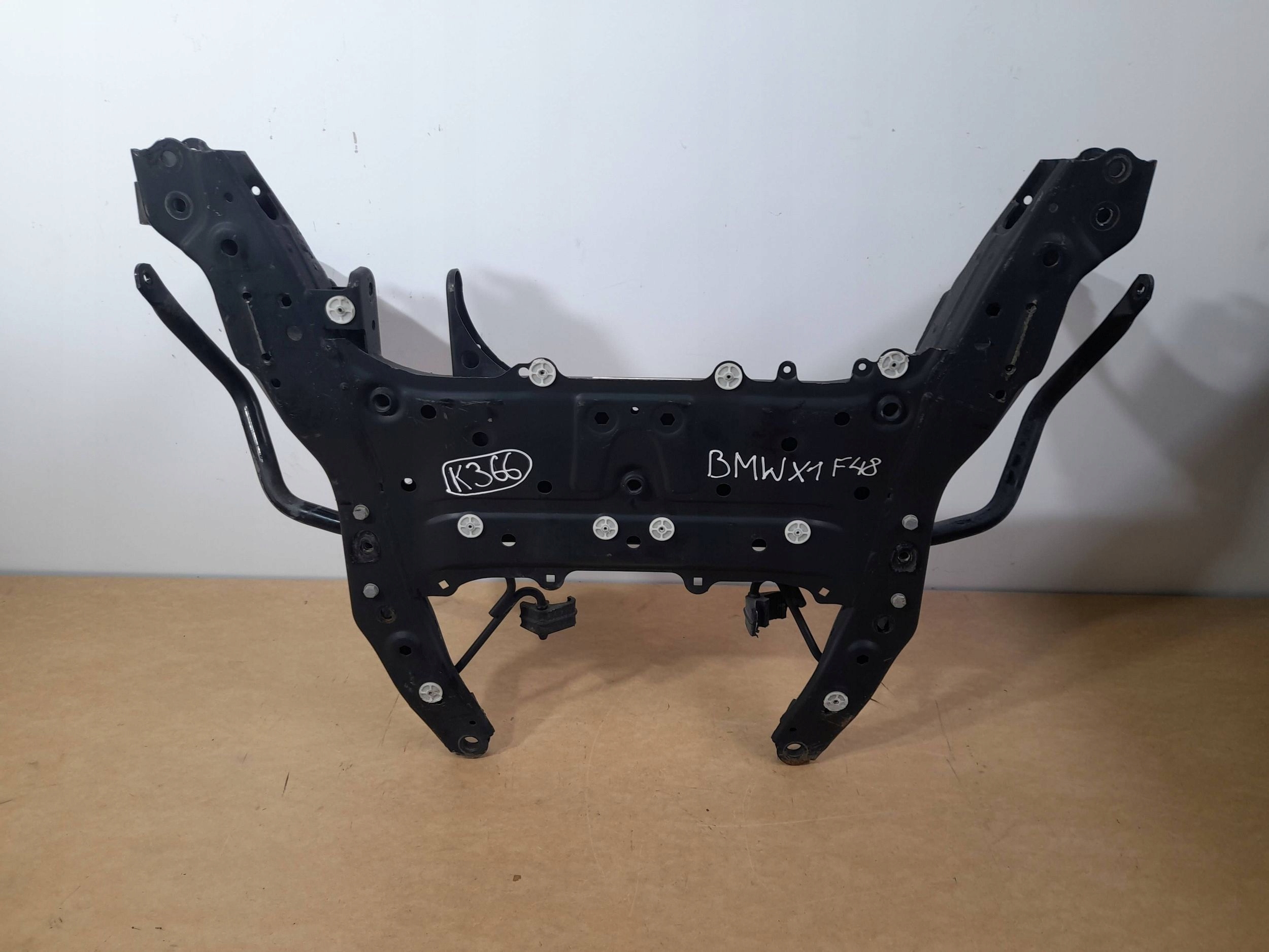 BMW X1 F48 F49 axle beam front (K366)
