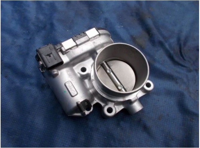 Przepustnica FORD FOCUS Mk3 RS 2.3 EcoBoost Typ samochodu Samochody osobowe