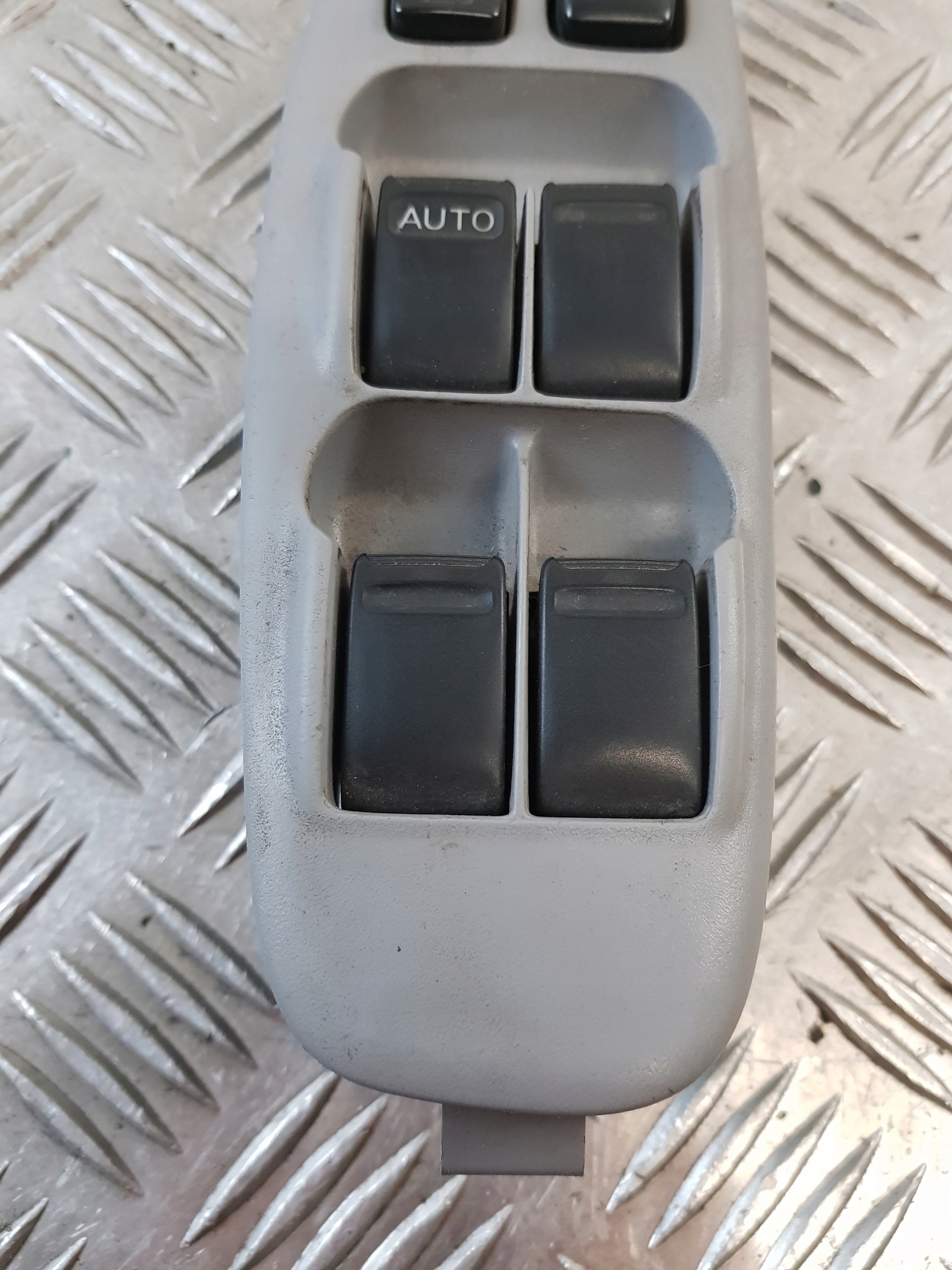 PANEL window control switch 80961BU400 NISSAN ALMERA TINO
