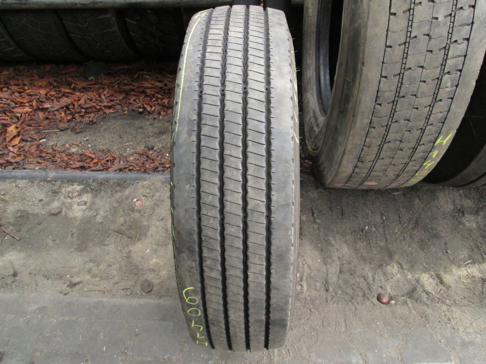215 / 75R17,5 BF GOODRICH ROUTE CONTROL ПЕРЕДНЯЯ