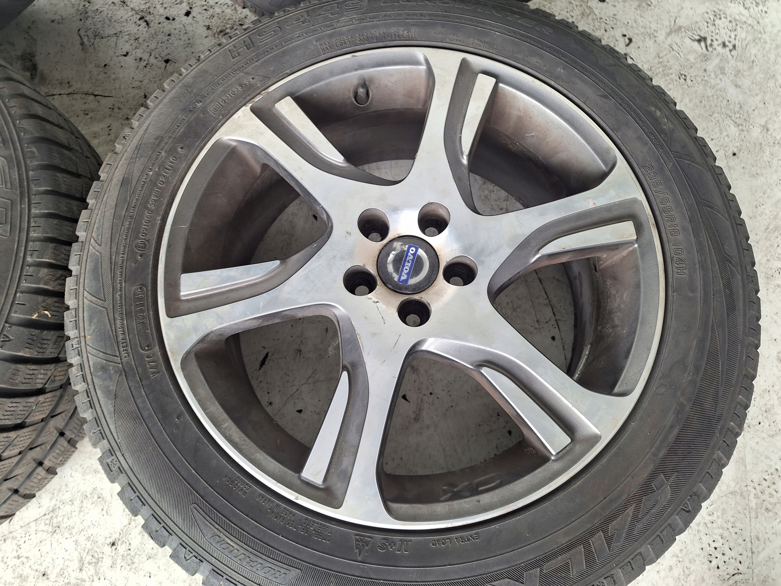 VOLVO XC60 and 08-17 discs + tyres 235/55 R18