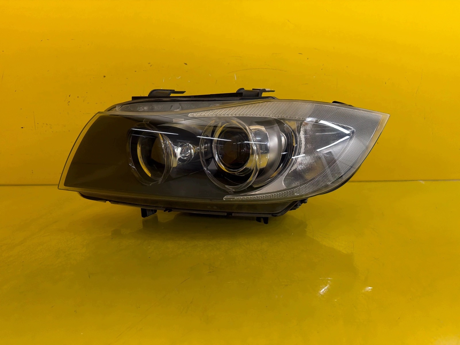 light left BMW 3 E90 E91 BI-XENON Skretna 6942743.9