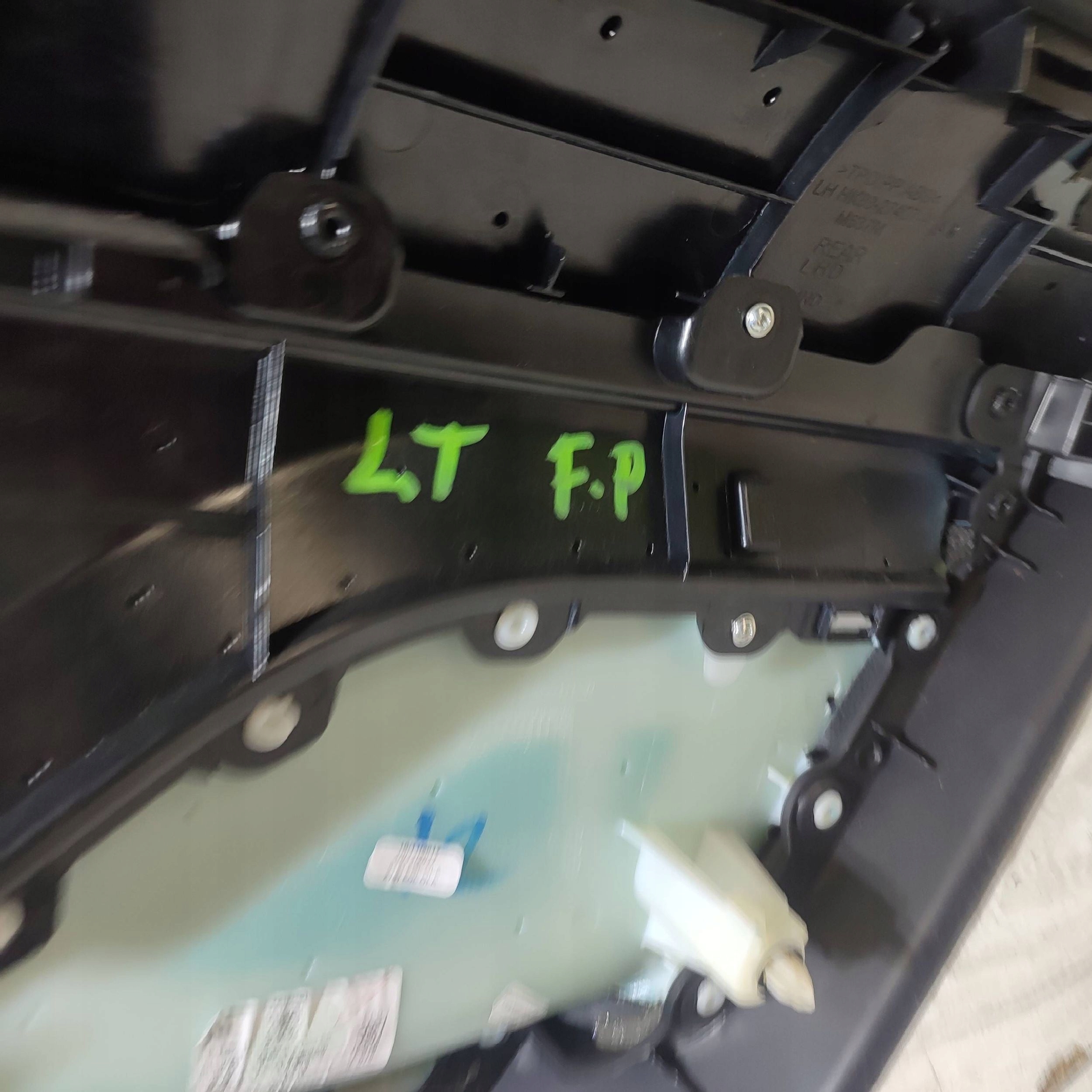 side door tylnych rear part side left Jaguar F-Pace HK8320987AC