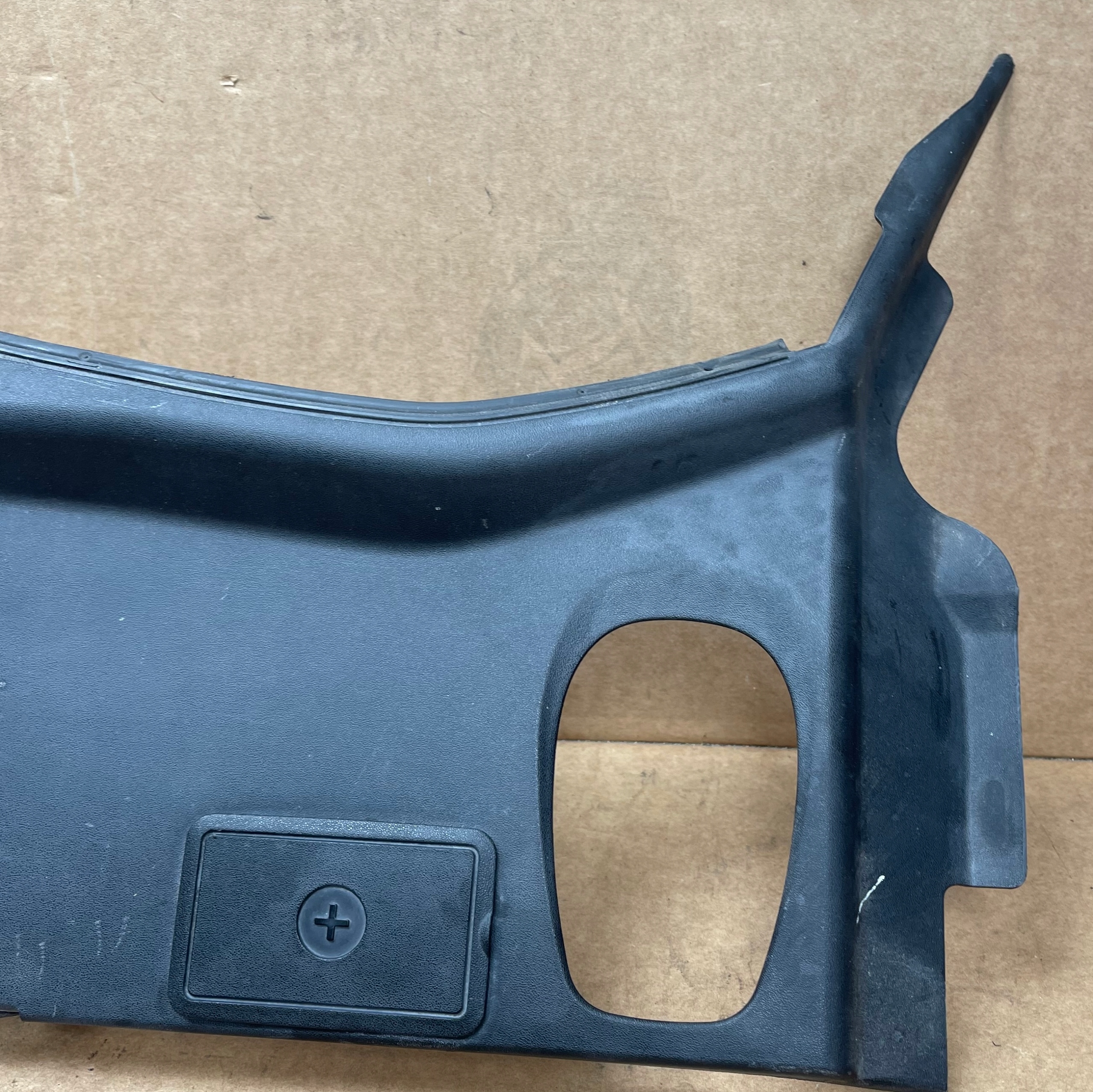 B1 PORSCHE MACAN S 2015 cover under the window torpedo 95B819447C