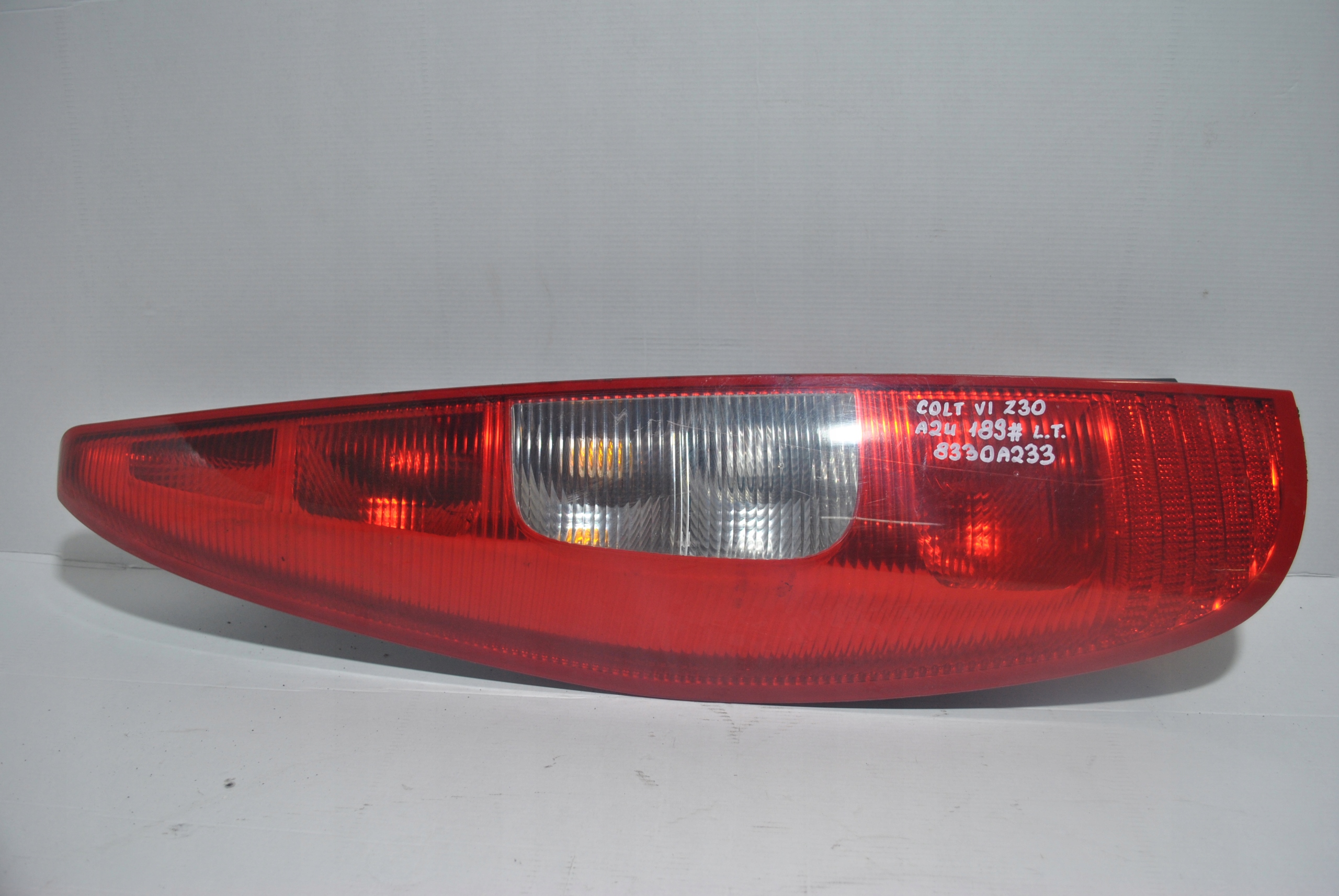 фонарь левый mitsubishi COLT VI Z30 8330A233