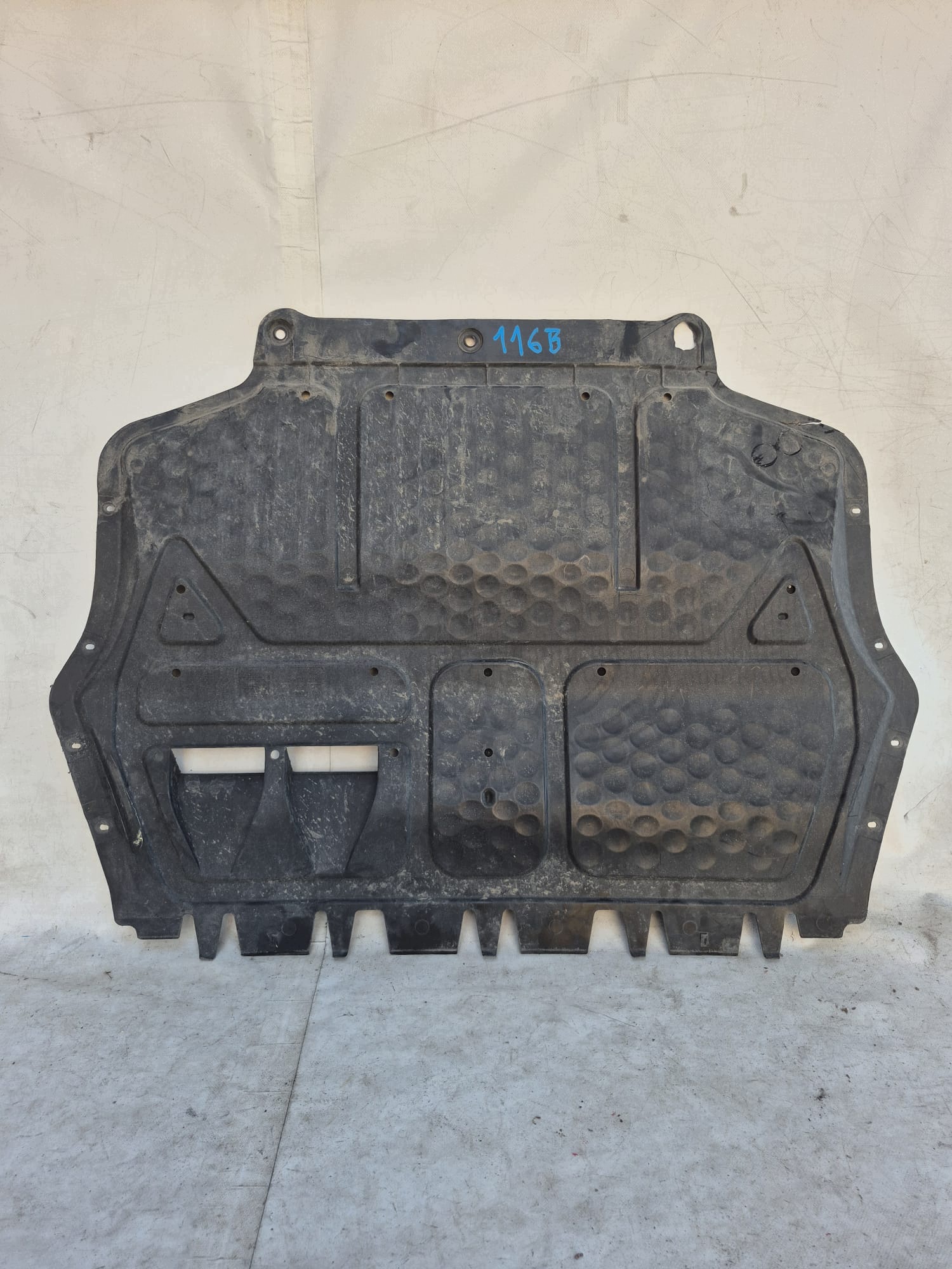 VW SKODA abdeckung Blende Abdeckung DES MOTORS 2K5825453