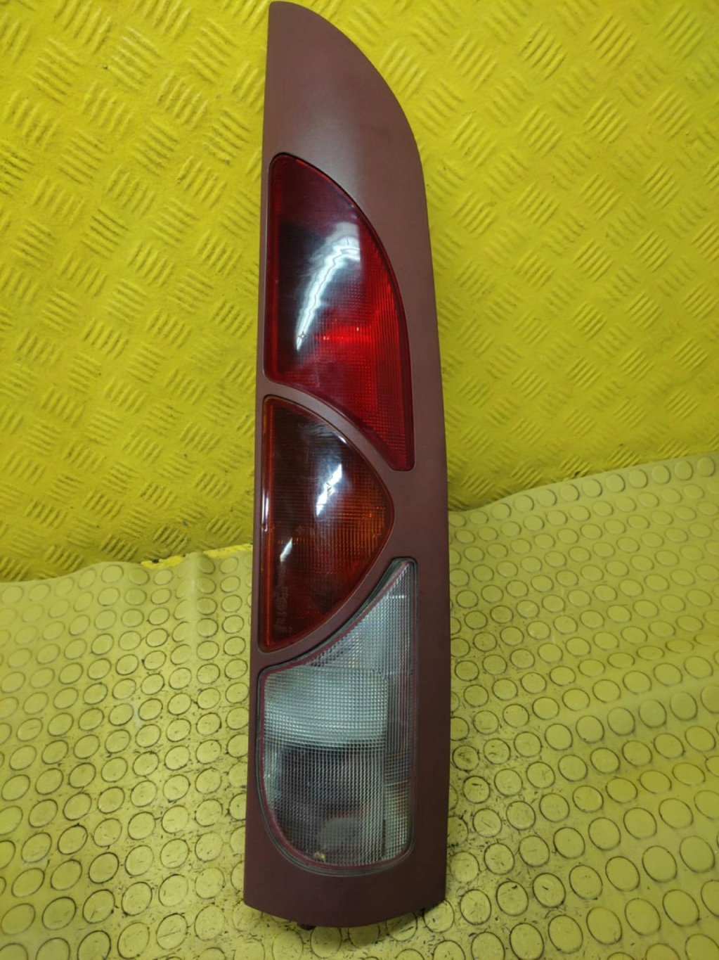RENAULT KANGOO and light right rear part