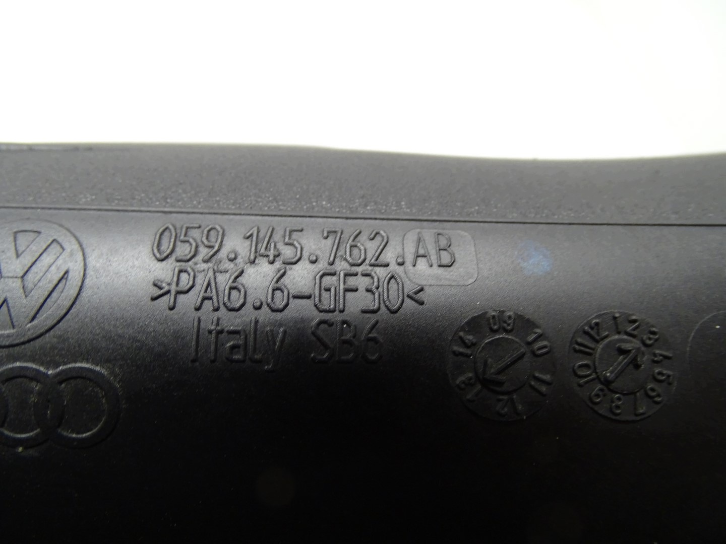 pipe air hose PRZEPUSTNICY AUDI A6 C7 A8 D4 3.0 TDI 059145762AB