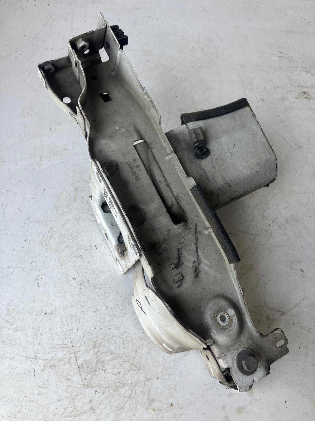 quarter quarter holder supports right front PEUGEOT 3008