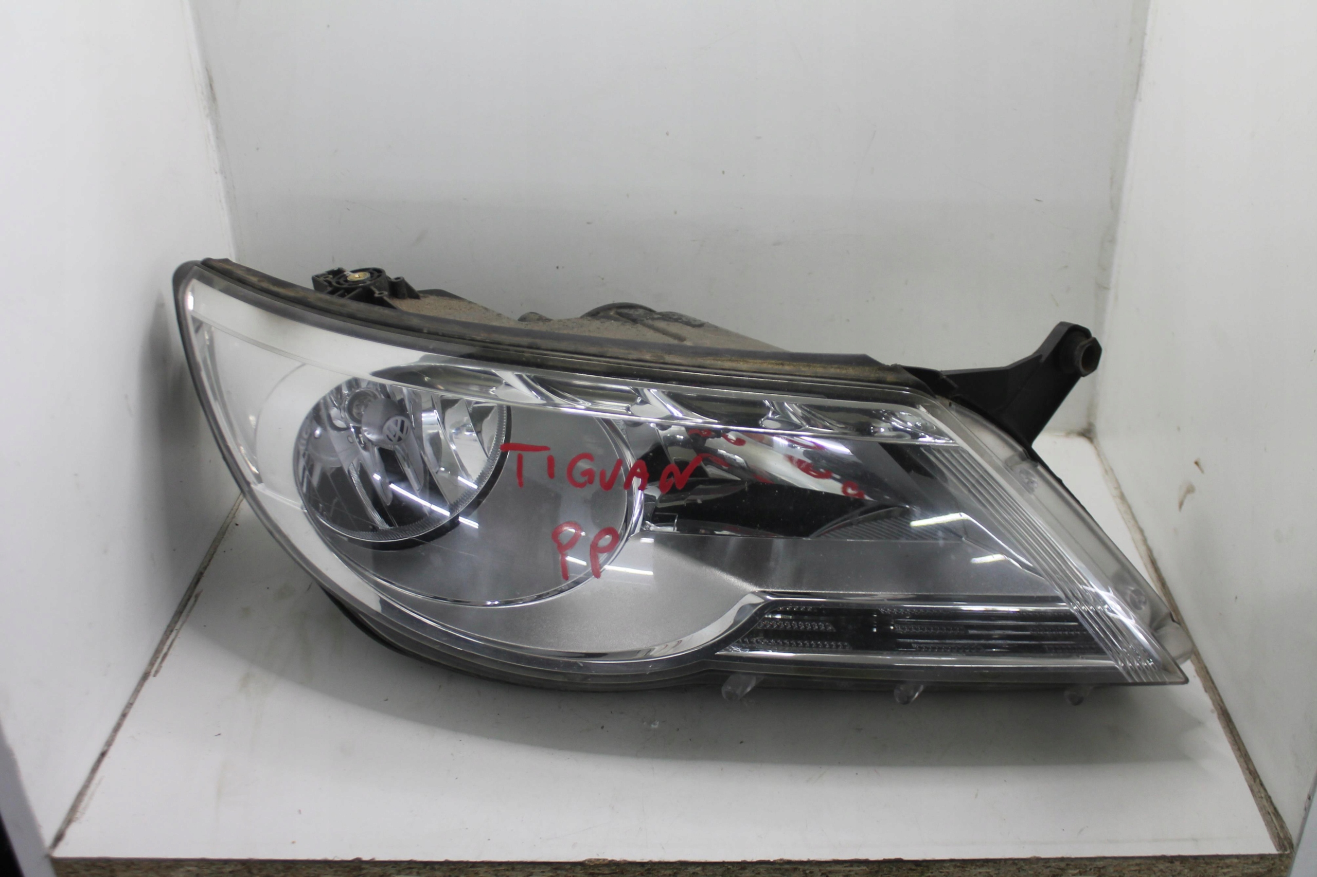 light right front front 5N2941032G VW TIGUAN 5N 07-11 ANGLIK
